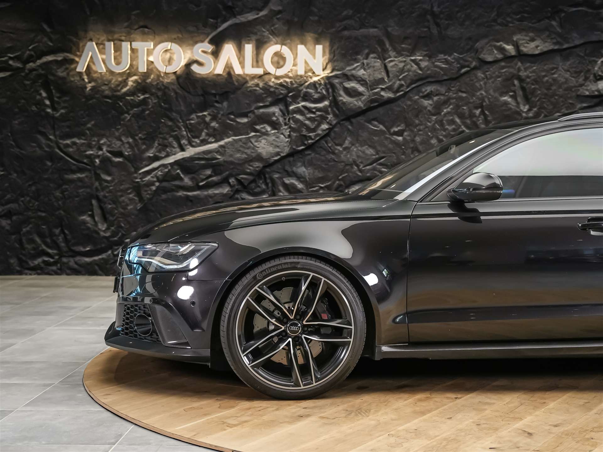 AUDI RS6 Avant 4.0 TFSI V8 quattro Tiptronic *BOSE Soundsystem*Abstandsregler*Sitzheizung*Valcona Leder*-image-16
