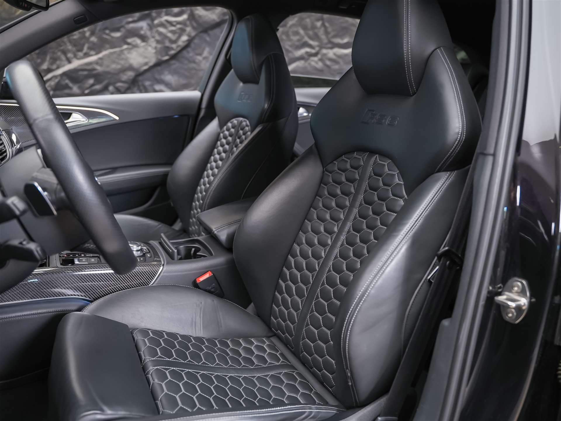 AUDI RS6 Avant 4.0 TFSI V8 quattro Tiptronic *BOSE Soundsystem*Abstandsregler*Sitzheizung*Valcona Leder*-image-8