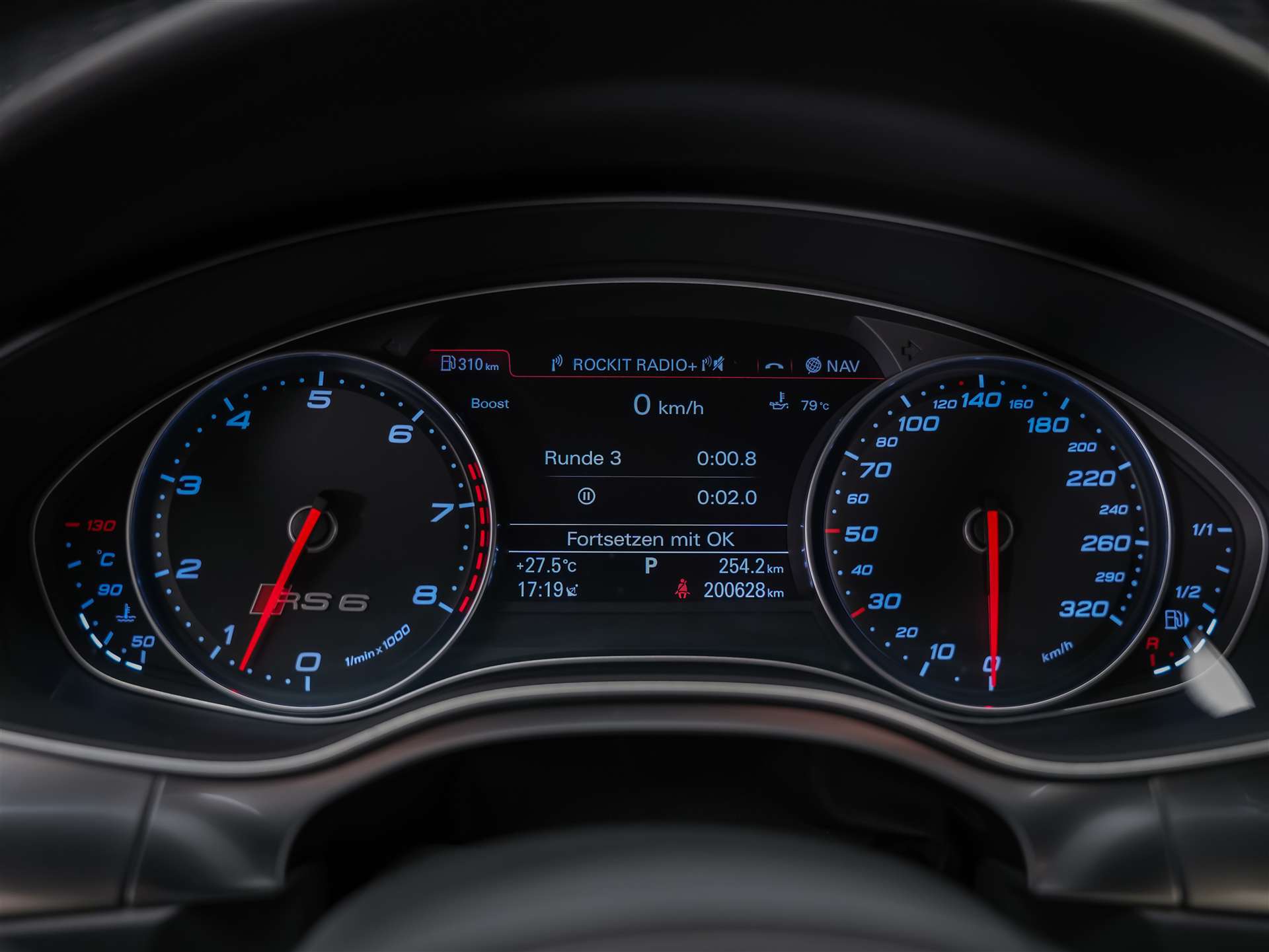 AUDI RS6 Avant 4.0 TFSI V8 quattro Tiptronic *BOSE Soundsystem*Abstandsregler*Sitzheizung*Valcona Leder*-image-32