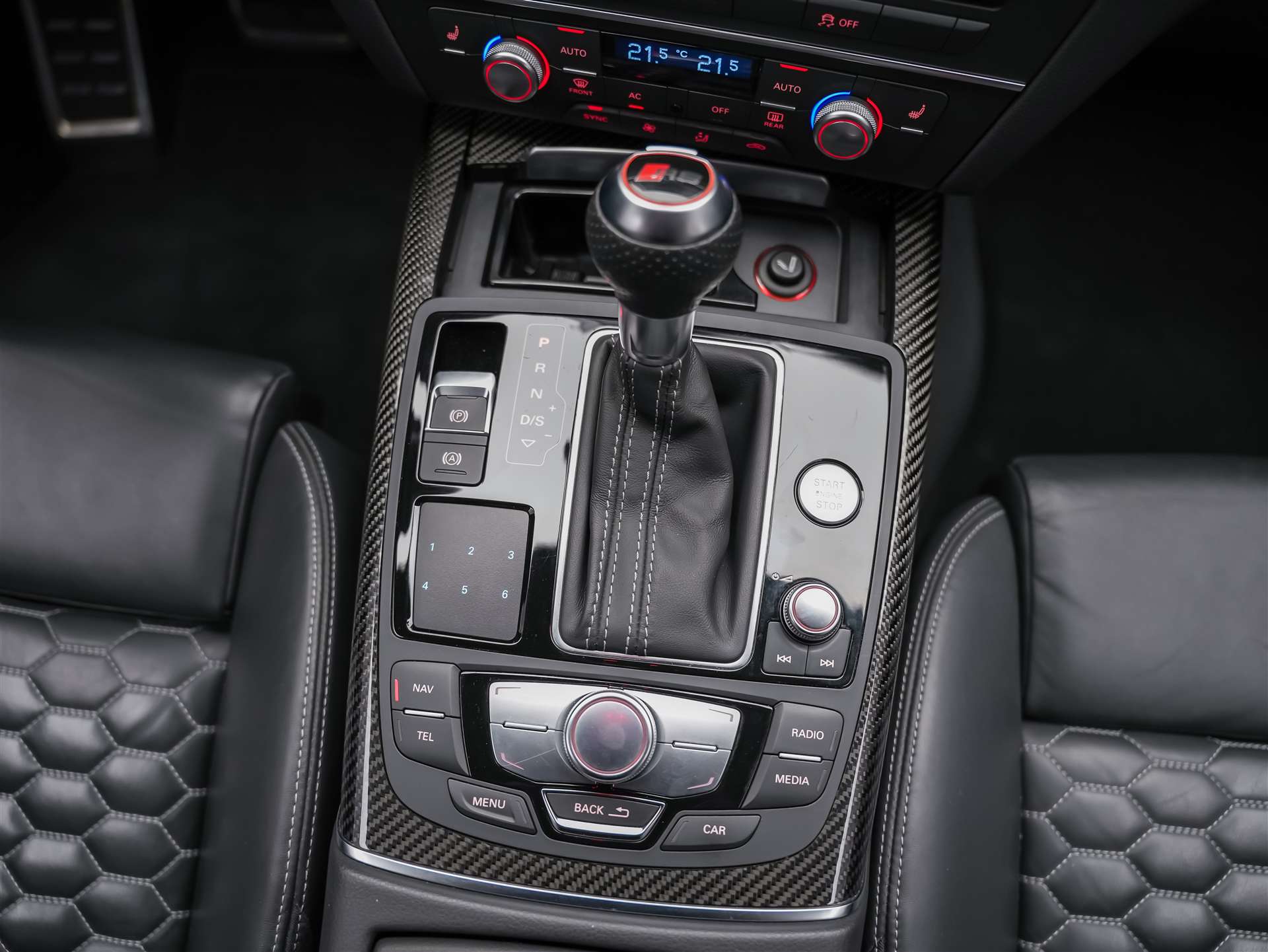 AUDI RS6 Avant 4.0 TFSI V8 quattro Tiptronic *BOSE Soundsystem*Abstandsregler*Sitzheizung*Valcona Leder*-image-21