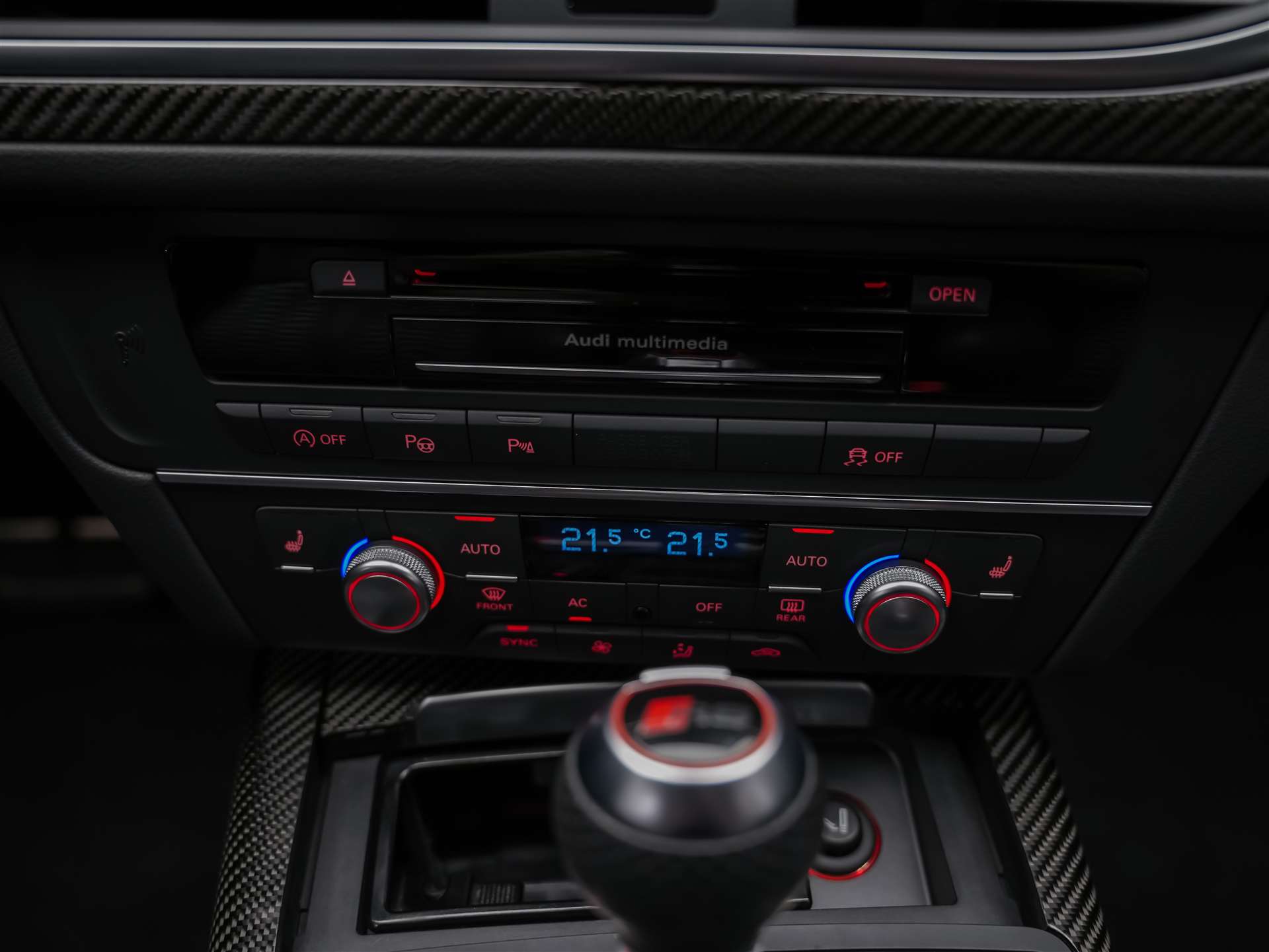 AUDI RS6 Avant 4.0 TFSI V8 quattro Tiptronic *BOSE Soundsystem*Abstandsregler*Sitzheizung*Valcona Leder*-image-23