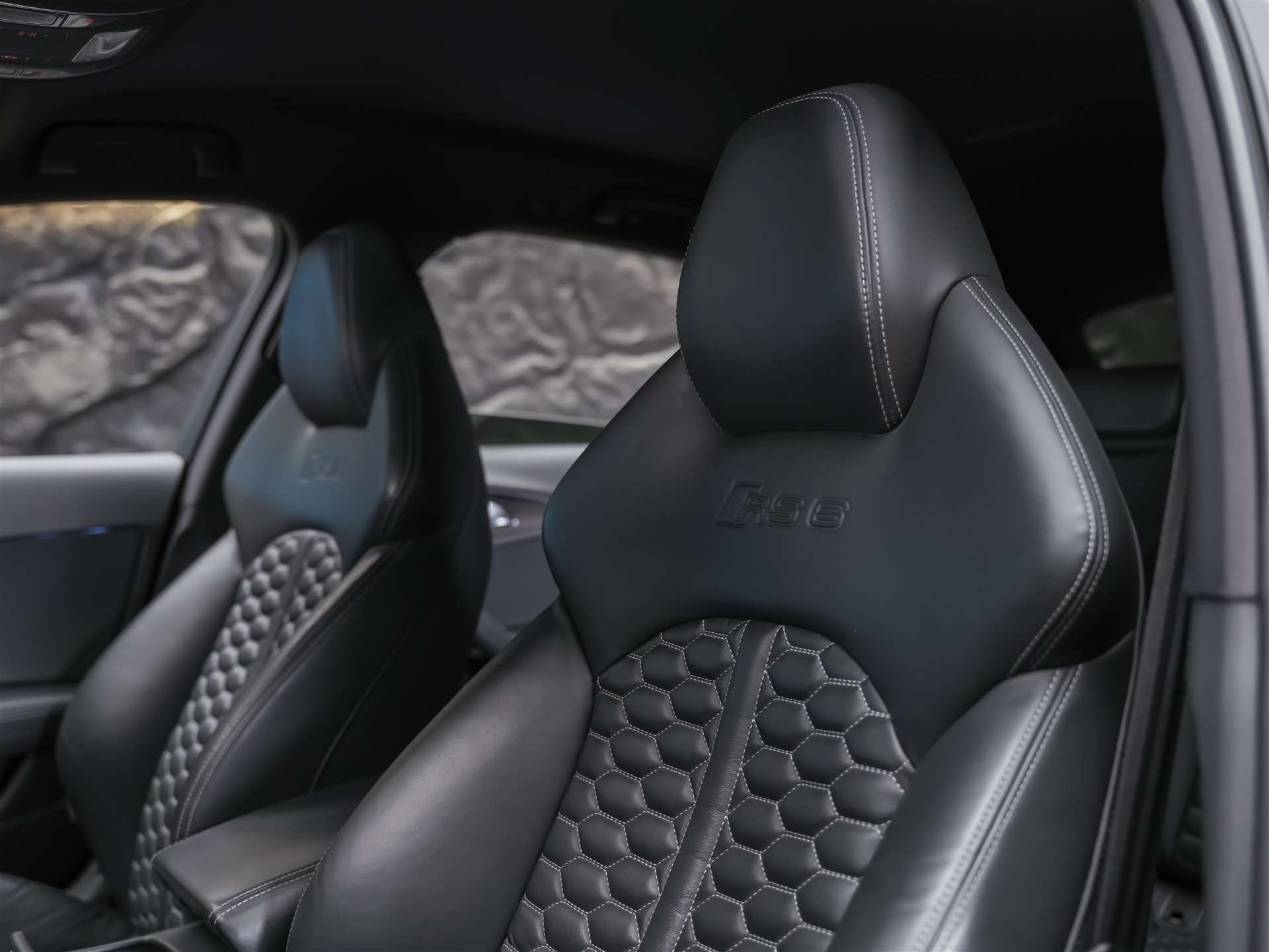 AUDI RS6 Avant 4.0 TFSI V8 quattro Tiptronic *BOSE Soundsystem*Abstandsregler*Sitzheizung*Valcona Leder*-image-9