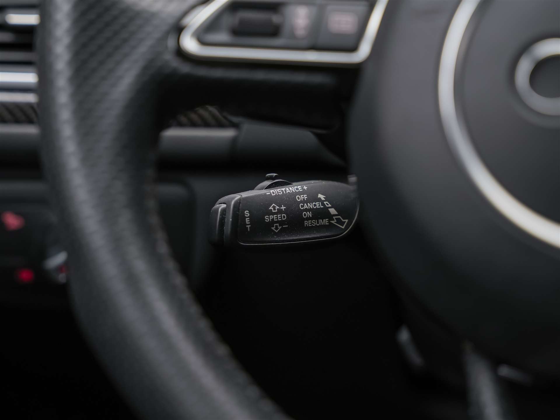 AUDI RS6 Avant 4.0 TFSI V8 quattro Tiptronic *BOSE Soundsystem*Abstandsregler*Sitzheizung*Valcona Leder*-image-31