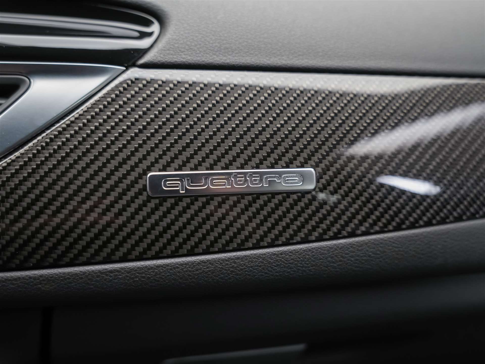 AUDI RS6 Avant 4.0 TFSI V8 quattro Tiptronic *BOSE Soundsystem*Abstandsregler*Sitzheizung*Valcona Leder*-image-23