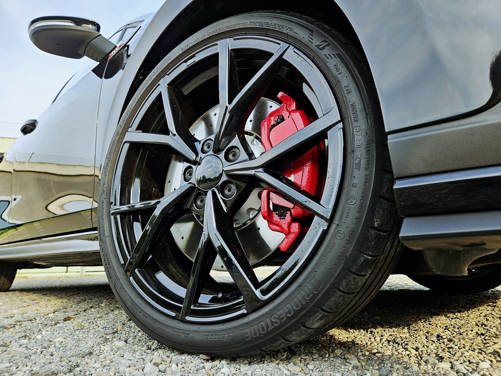 VW GTI 8 Clubsport / IQ-Light / Pano / Black / Estoril / R Paket / ACC / Spurhalte / Rieger-image-16