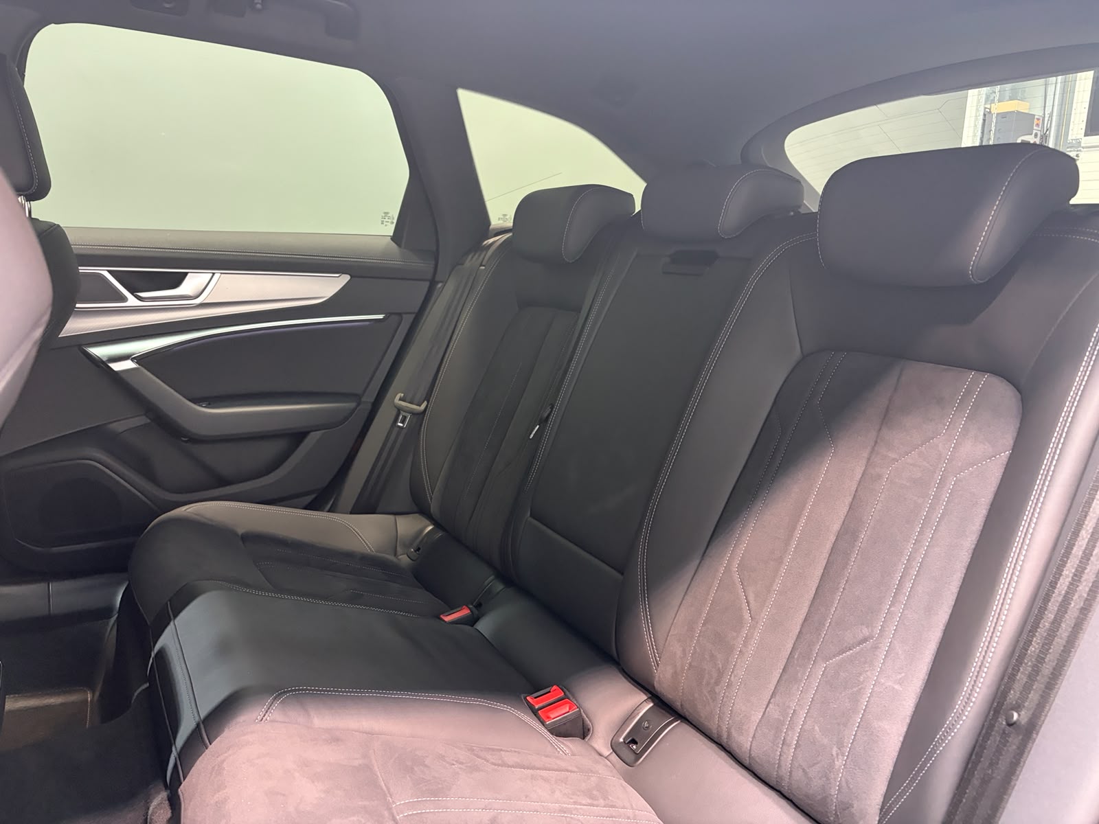 AUDI A6 Avant 40 TDI Sport Attraction quattro S-tronic-image-13