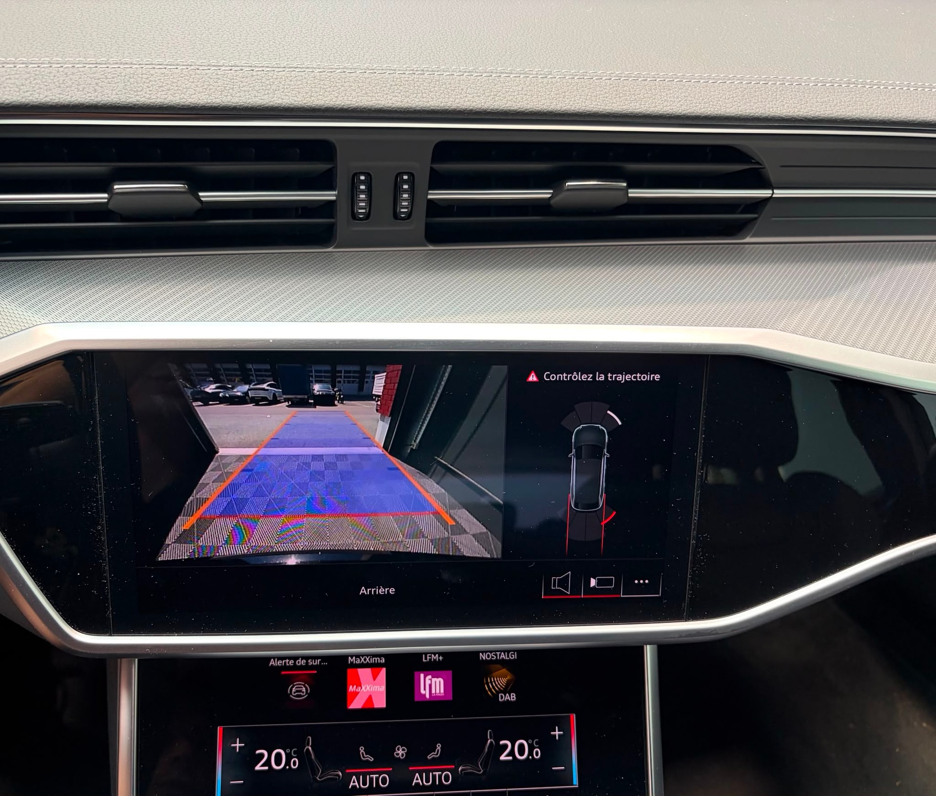 AUDI A6 Avant 40 TDI Sport Attraction quattro S-tronic-image-24