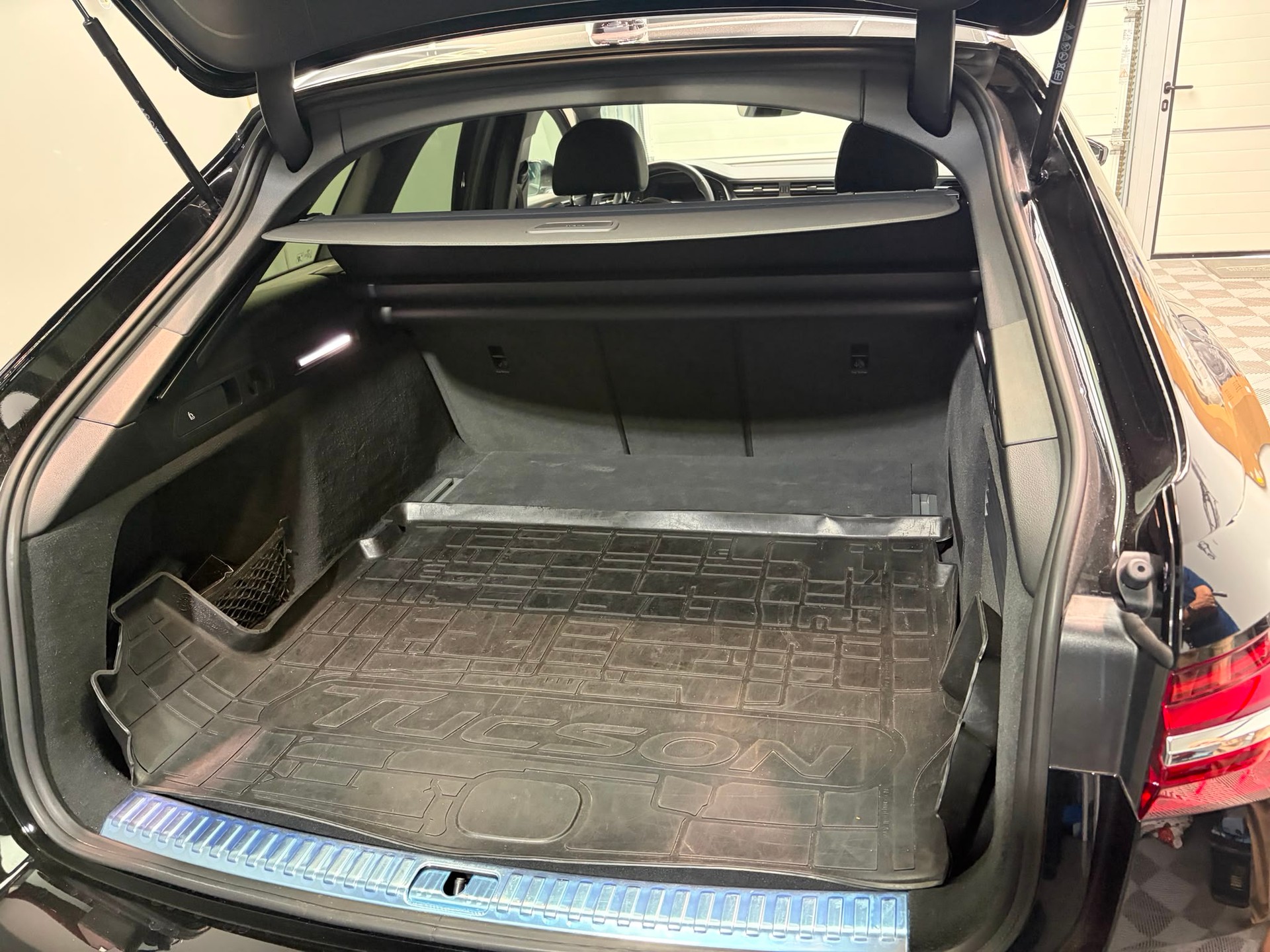 AUDI A6 Avant 40 TDI Sport Attraction quattro S-tronic-image-28