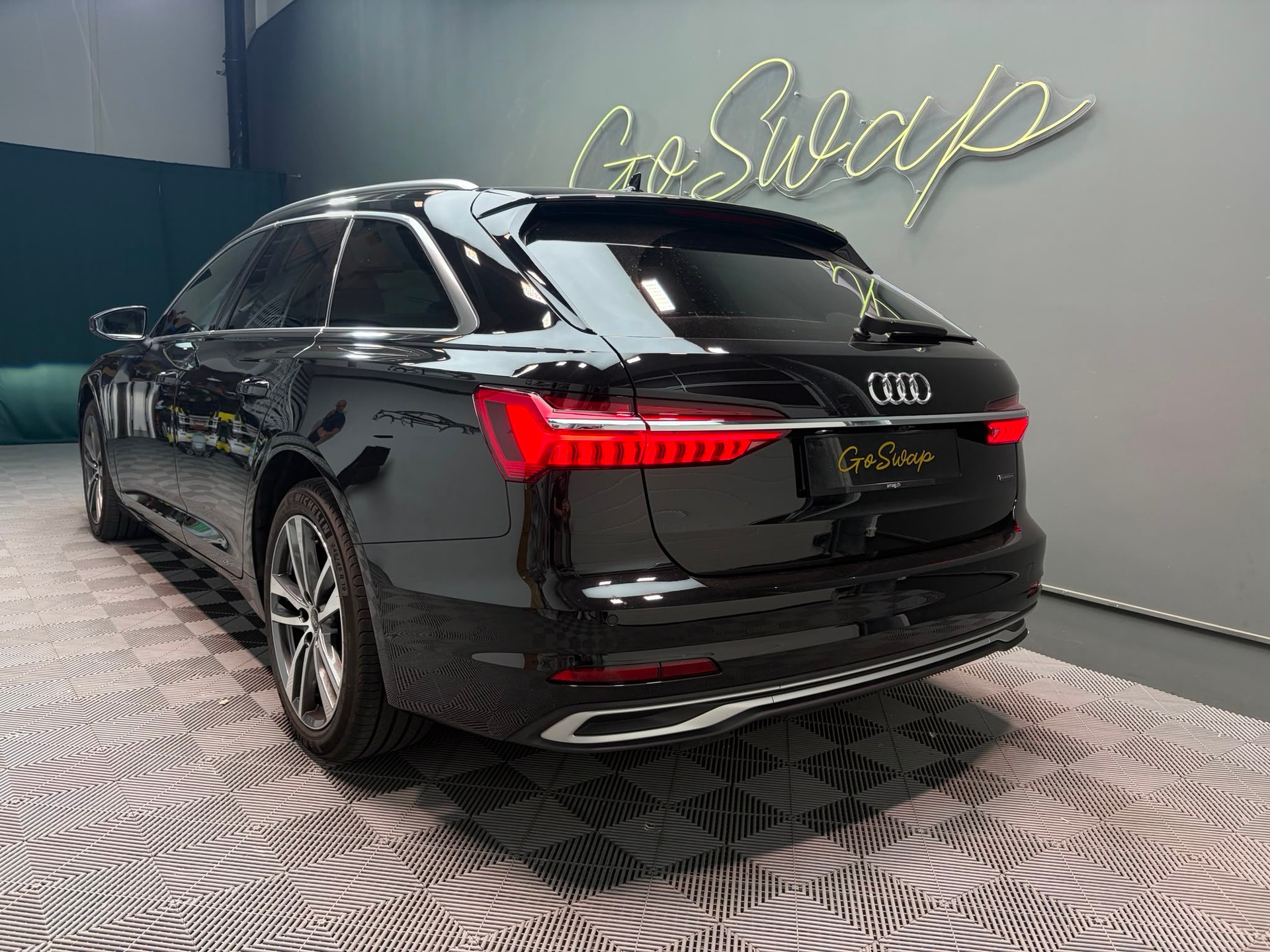 AUDI A6 Avant 40 TDI Sport Attraction quattro S-tronic-image-9