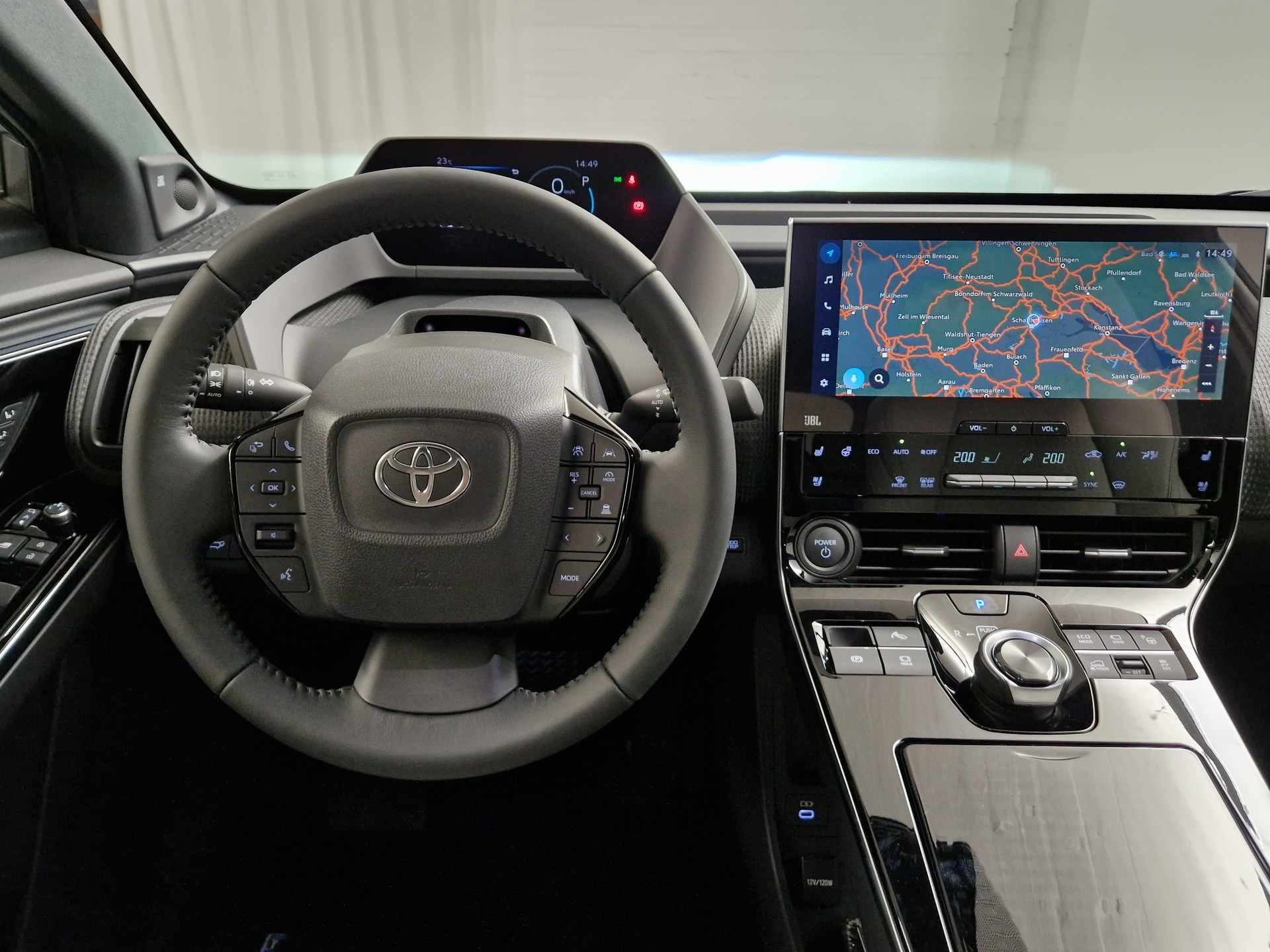 TOYOTA bZ4X Premium AWD-image-5