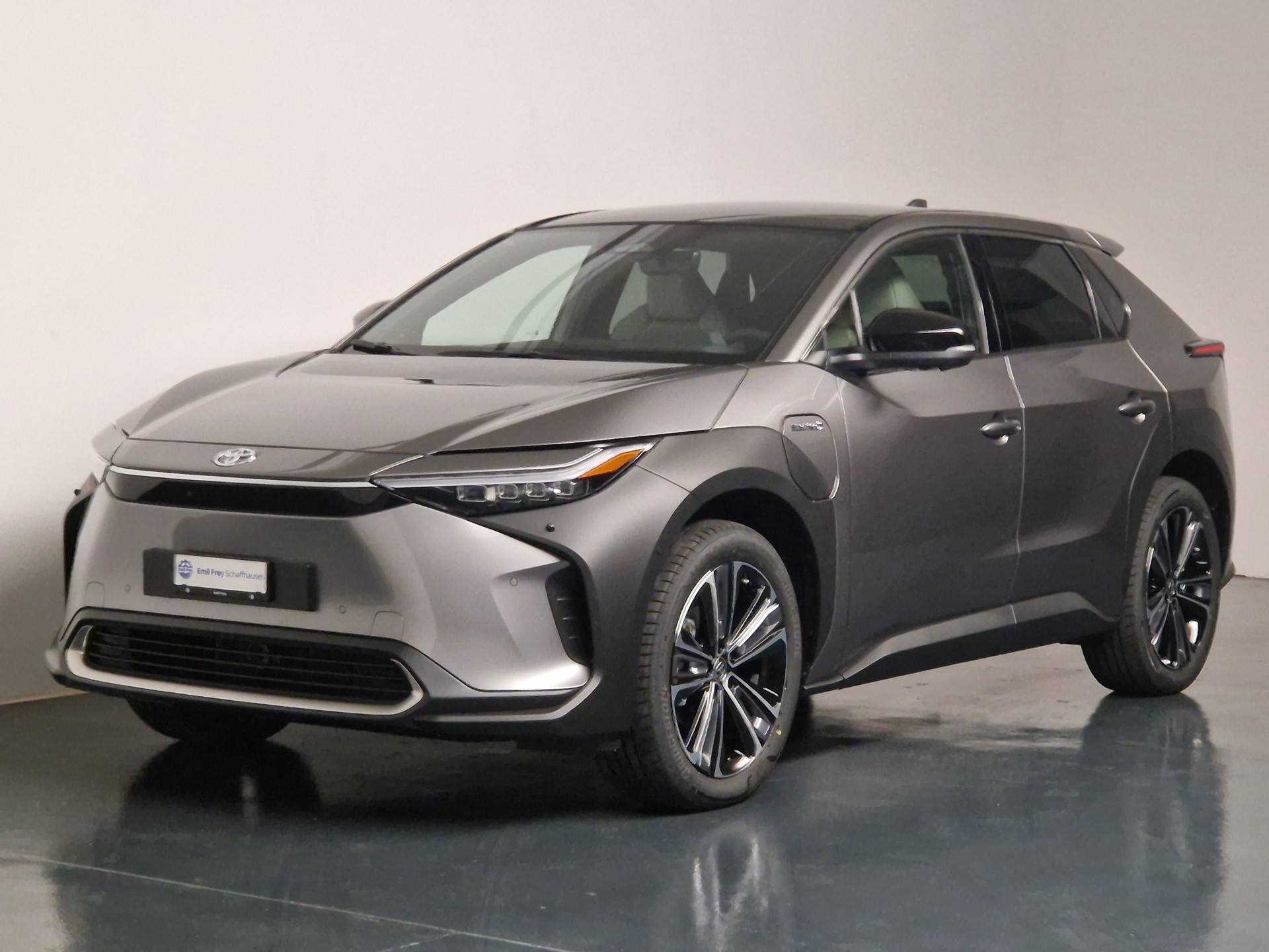 TOYOTA bZ4X Premium AWD-image-2
