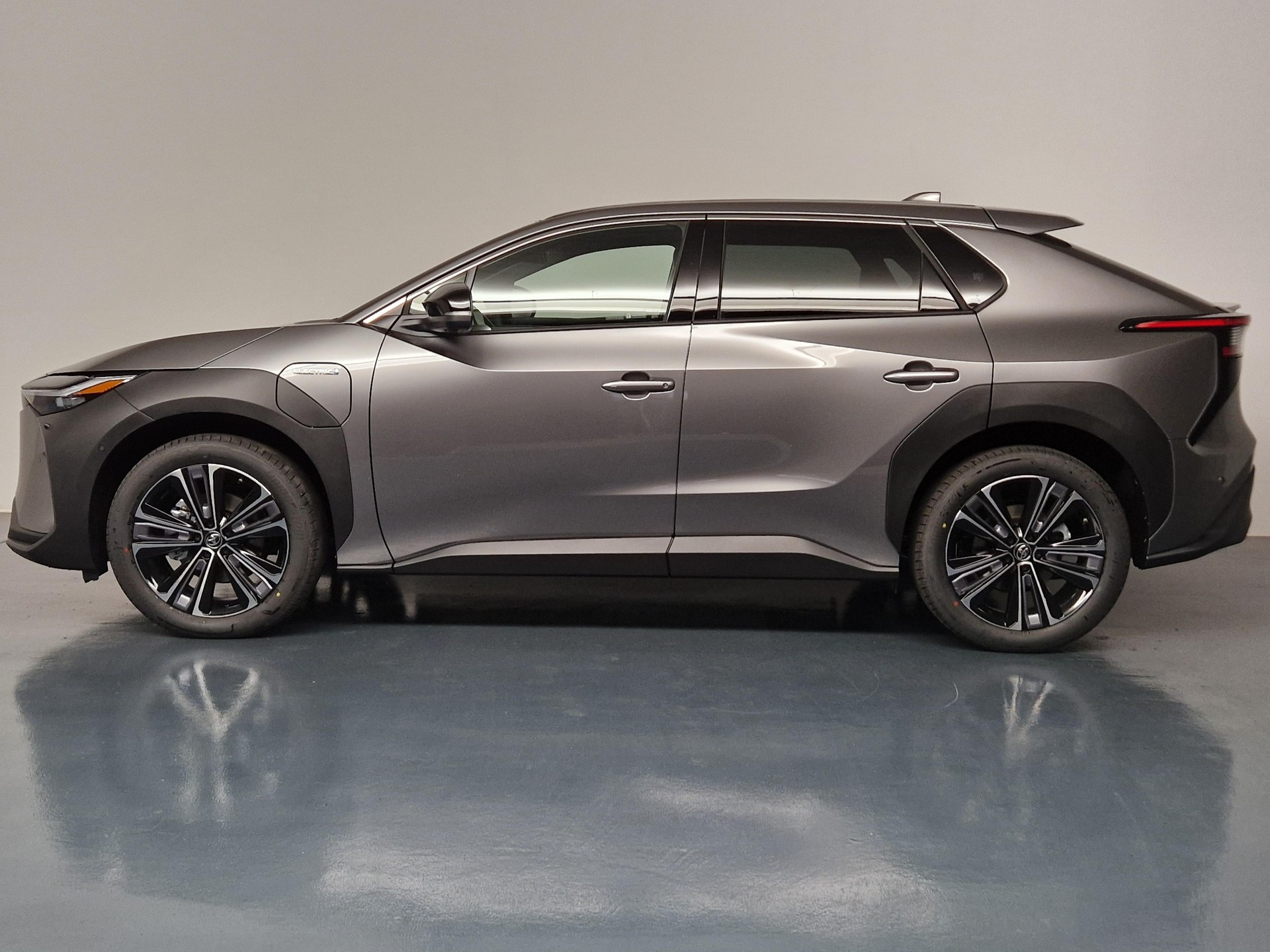 TOYOTA bZ4X Premium AWD-image-1