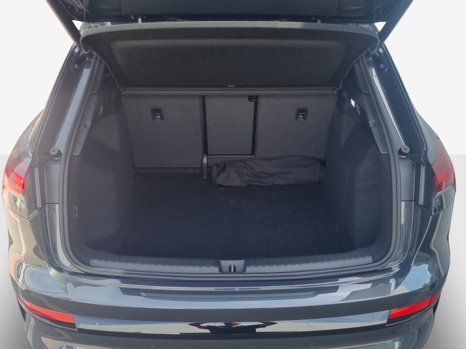 AUDI Q4 e-tron SUV quattro performance-image-12