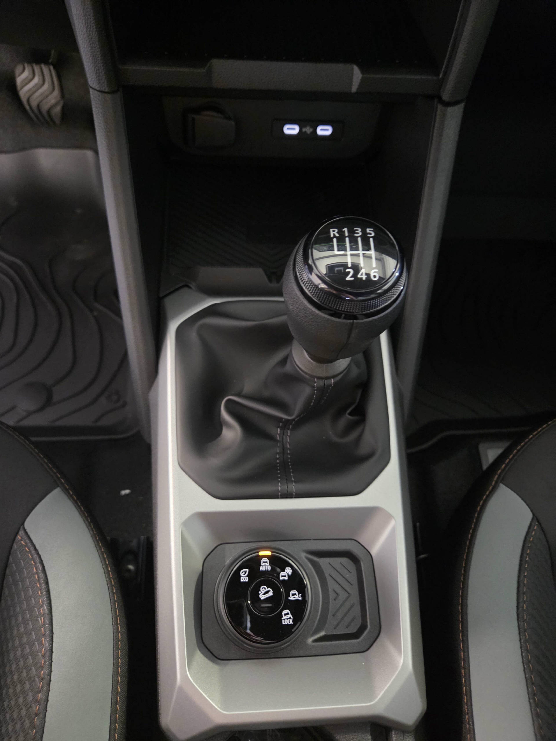DACIA Duster 1.2 TCe Extreme 4WD-image-9