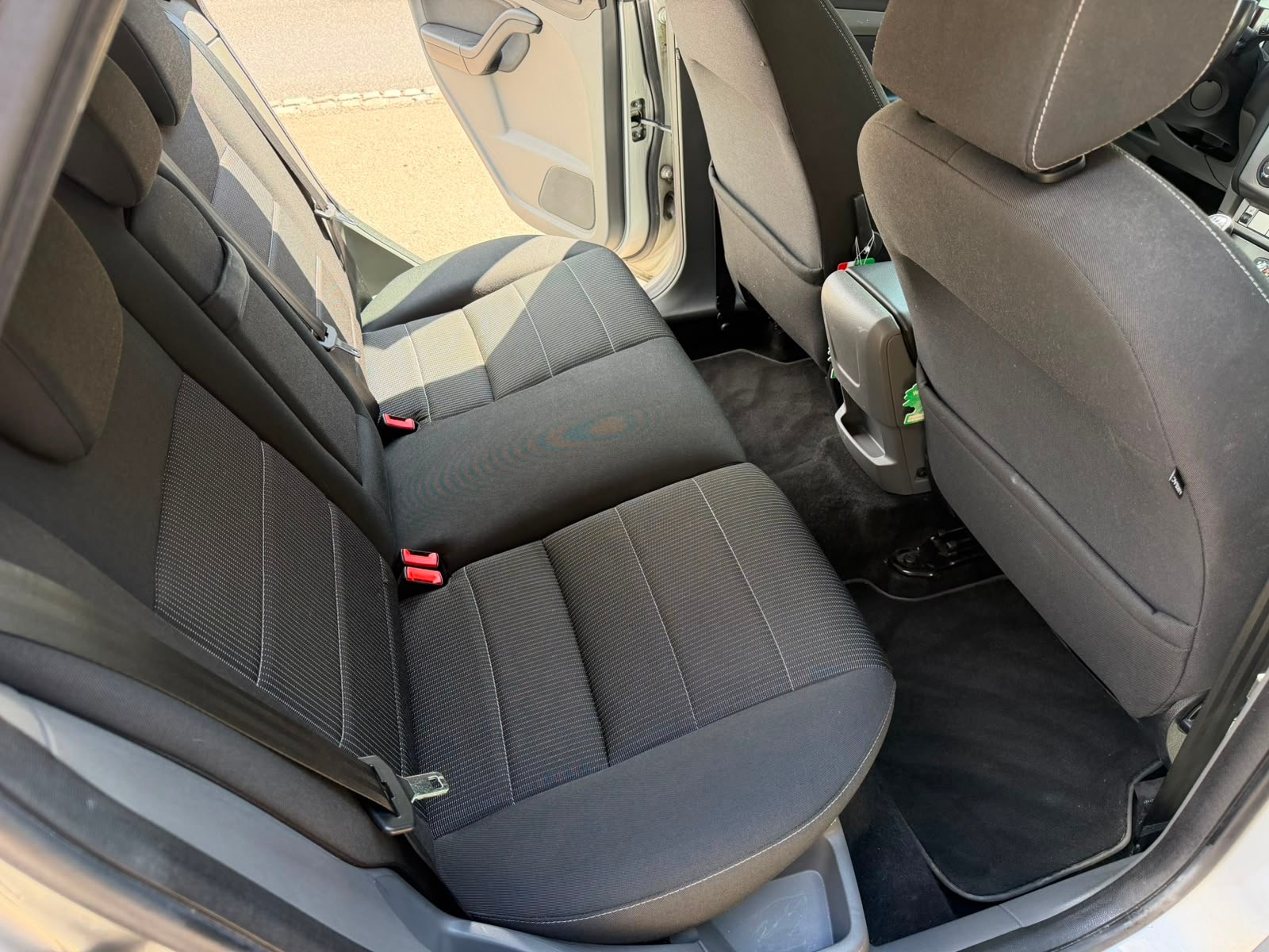 FORD Focus 2.0i Titanium-image-12