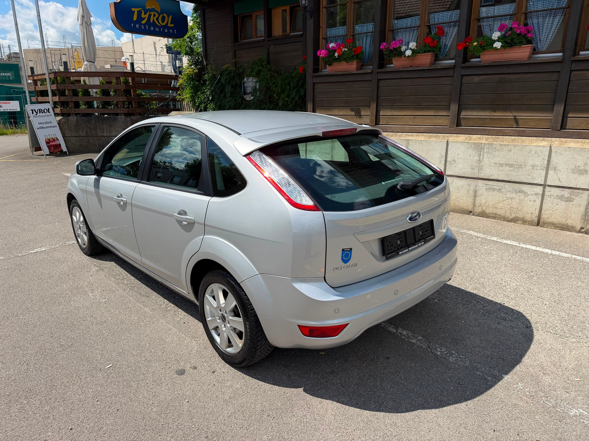 FORD Focus 2.0i Titanium-image-3