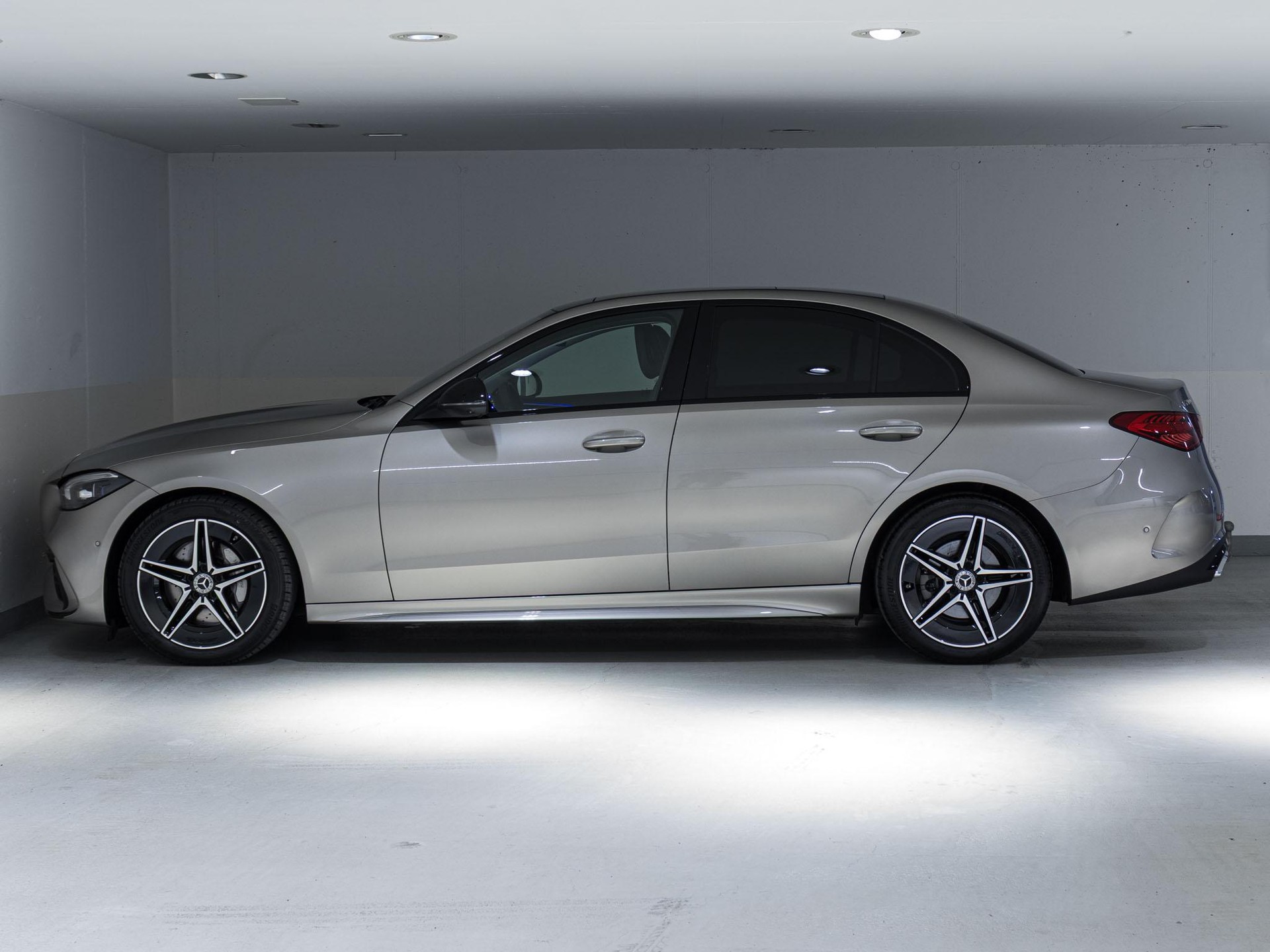 MERCEDES-BENZ C 200 4MATIC-image-4