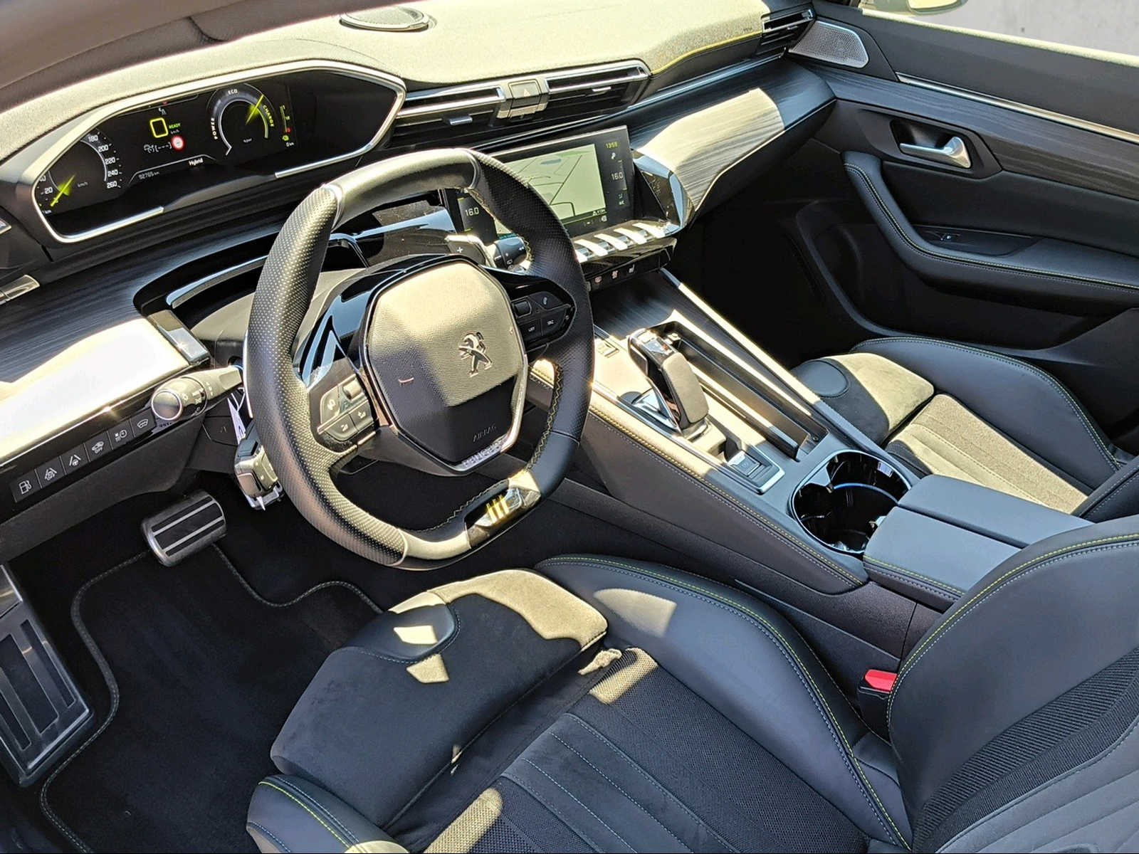 PEUGEOT 508 SW 1.6 Plug-in Hybrid4 PSE-image-11