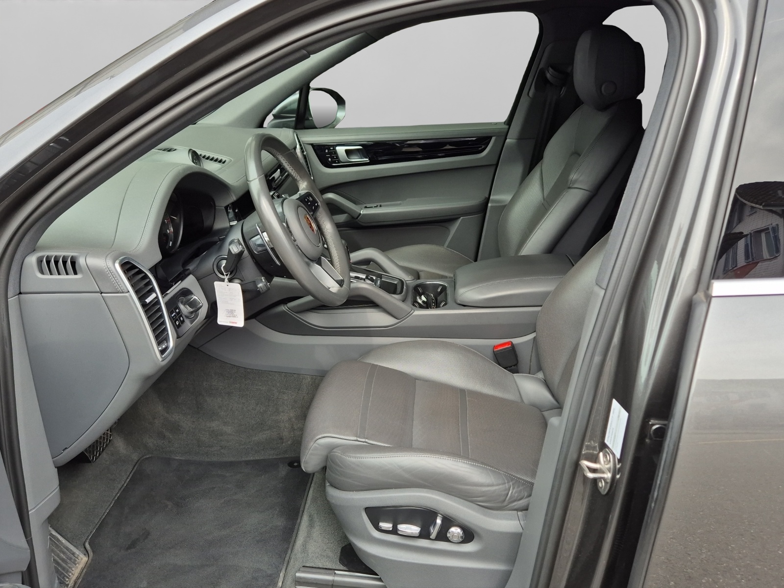 PORSCHE Cayenne 3.0 V6 E-Hybrid-image-7