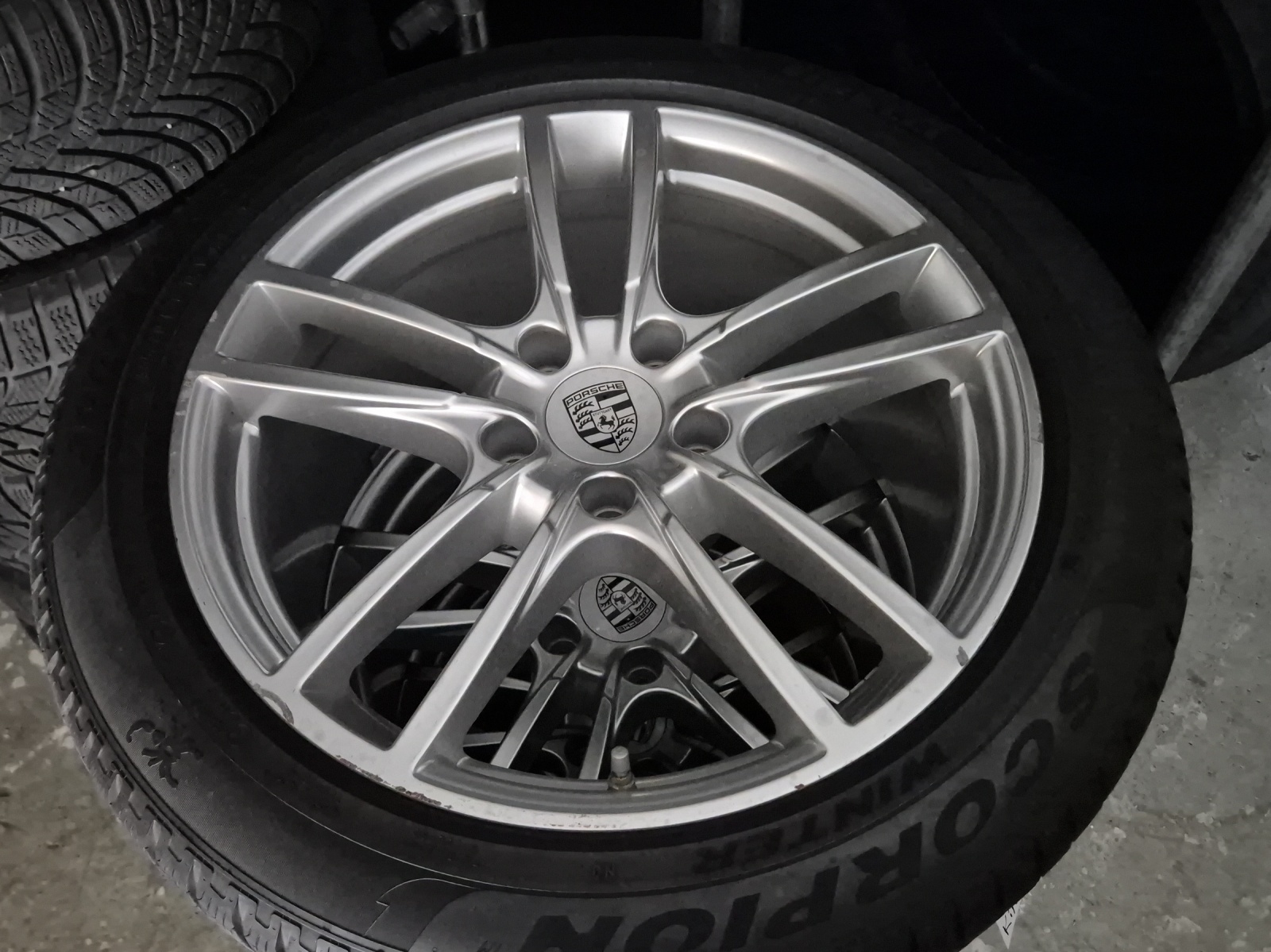 PORSCHE Cayenne 3.0 V6 E-Hybrid-image-11