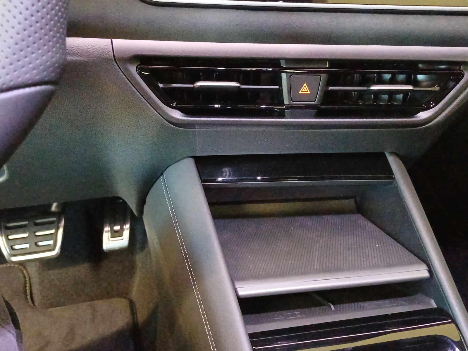 VW Tiguan 1.5 TSI evo2 eHybrid R-Line DSG-image-10