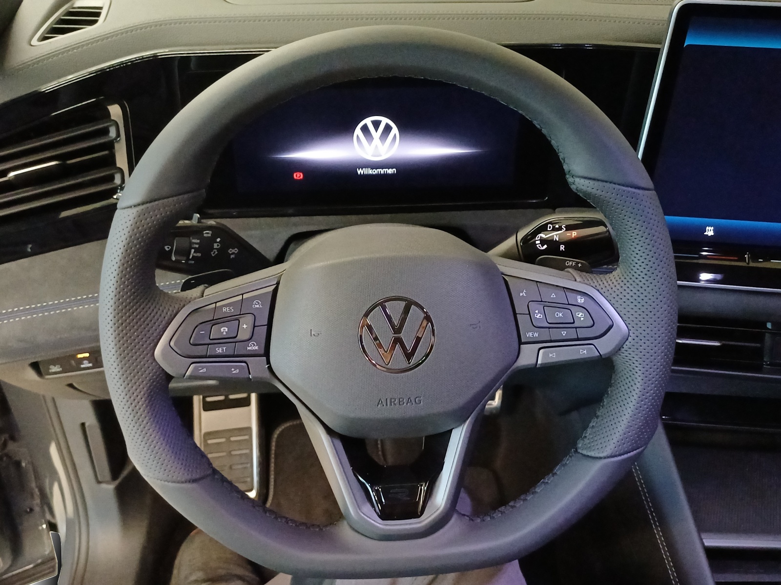 VW Tiguan 1.5 TSI evo2 eHybrid R-Line DSG-image-9