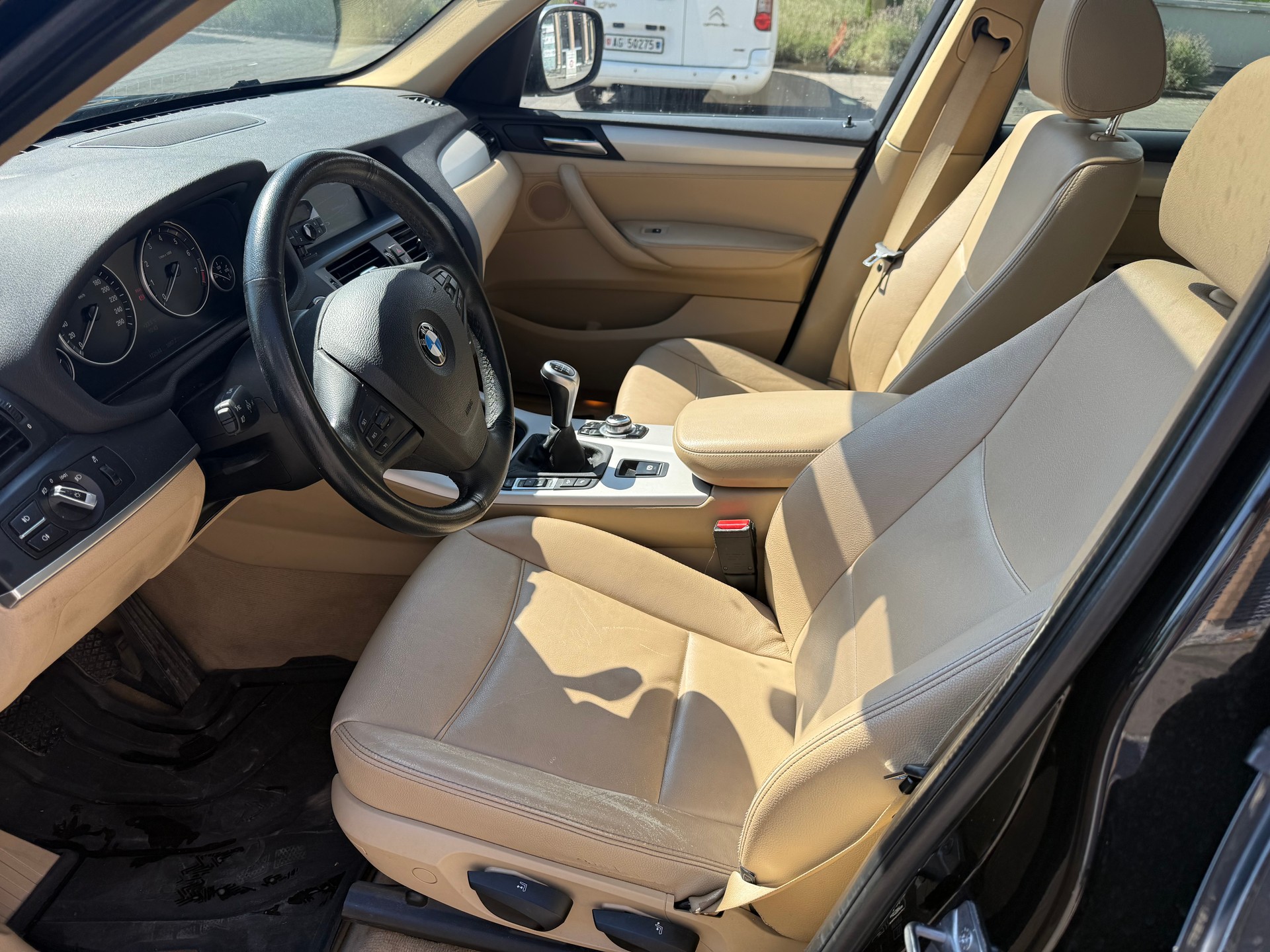 BMW X3 xDrive 20i-image-10