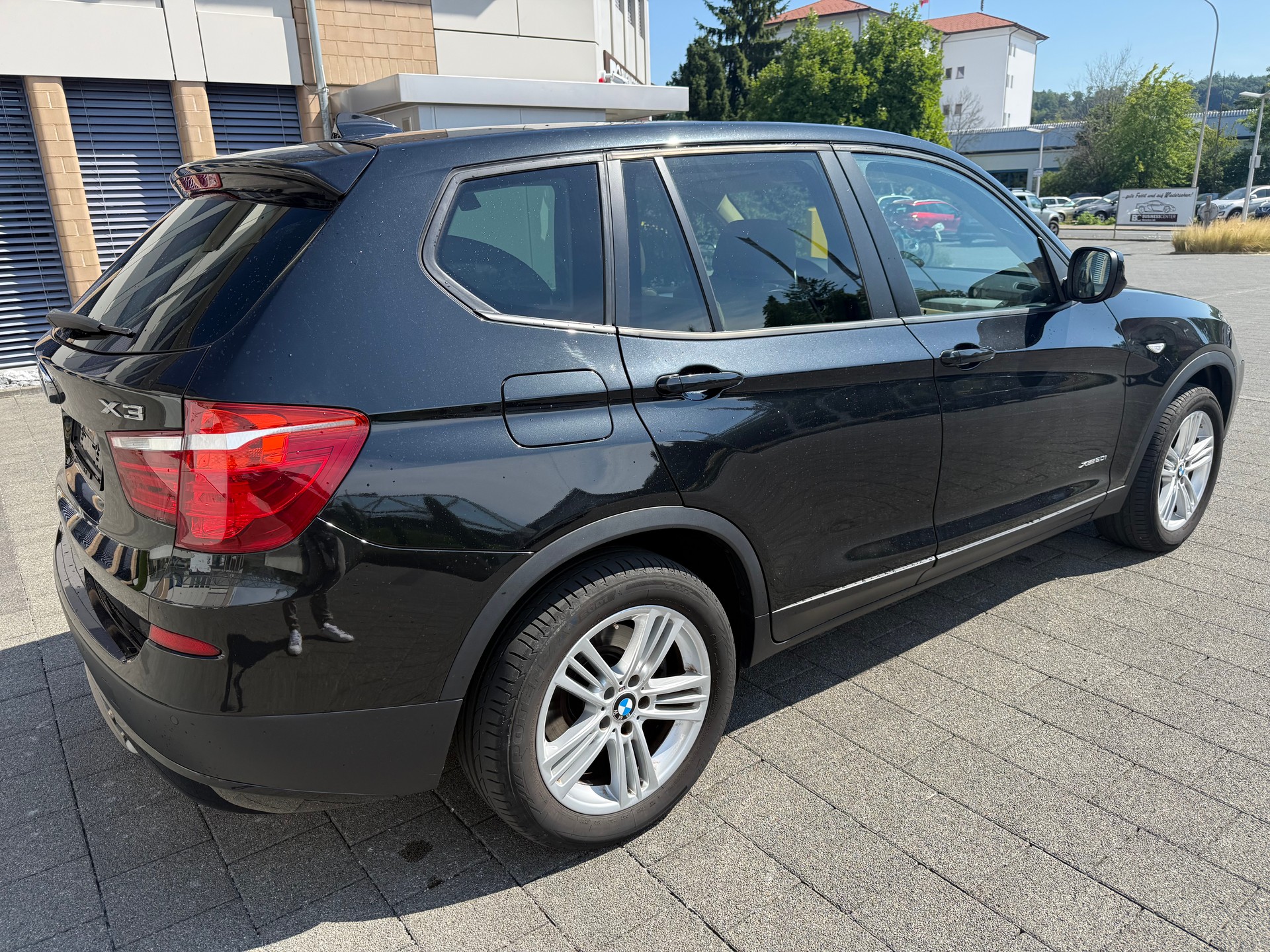 BMW X3 xDrive 20i-image-5