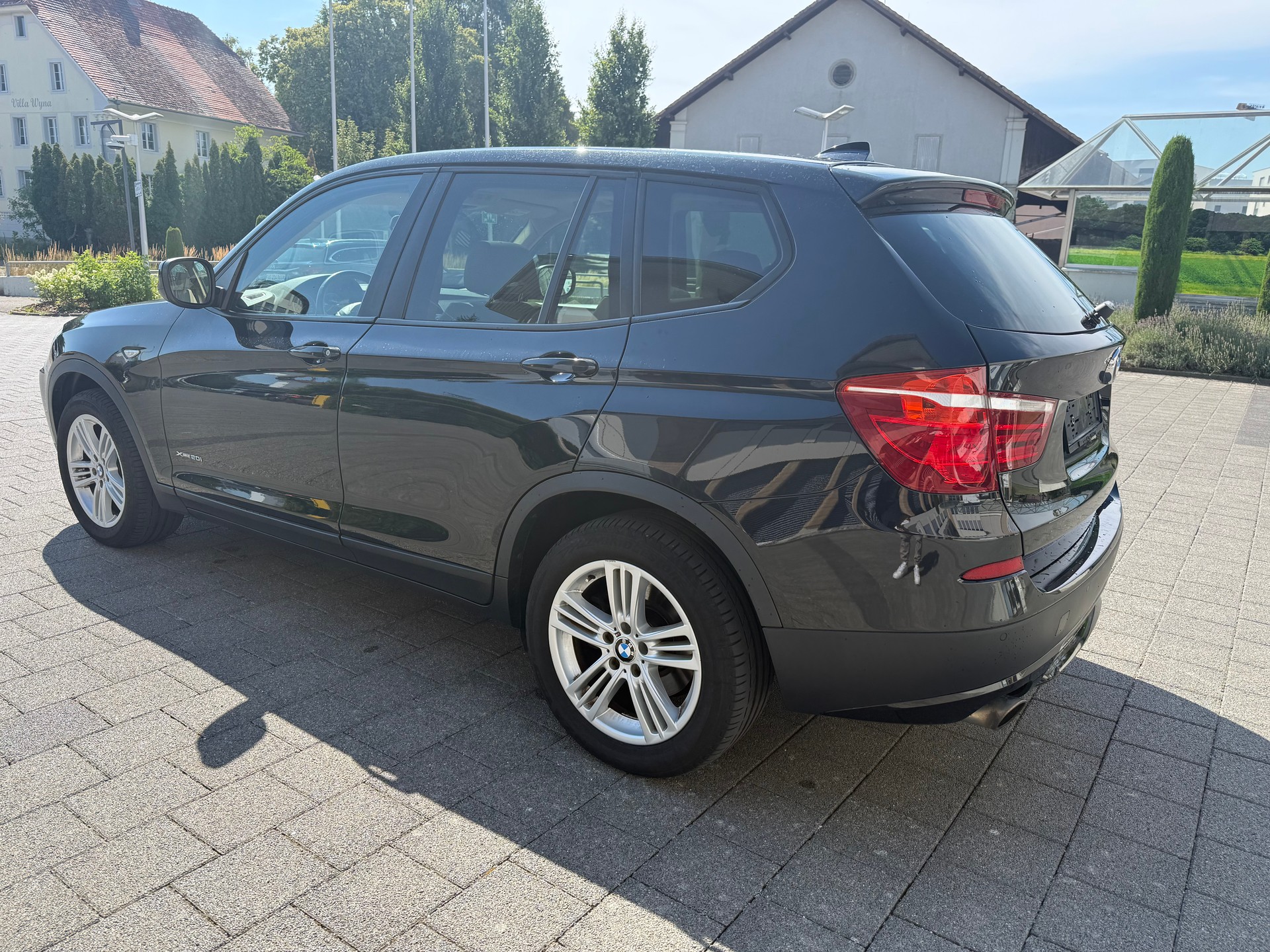 BMW X3 xDrive 20i-image-3