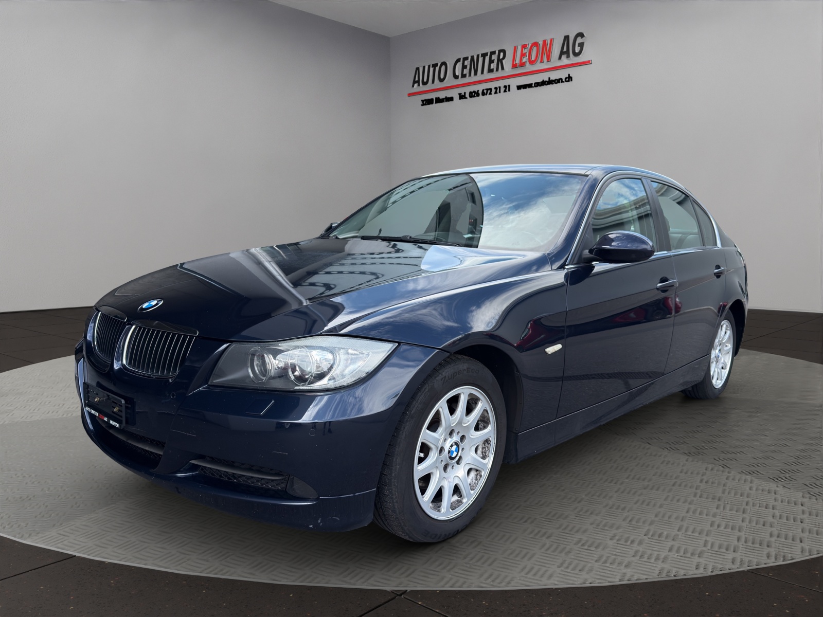 BMW 325xi-image-1