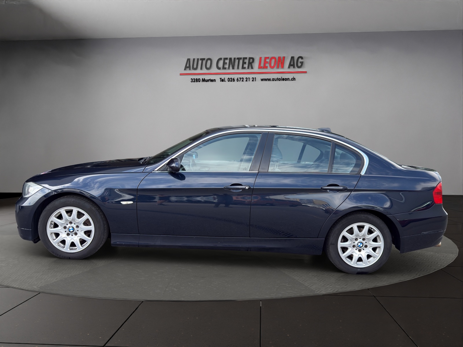 BMW 325xi-image-2