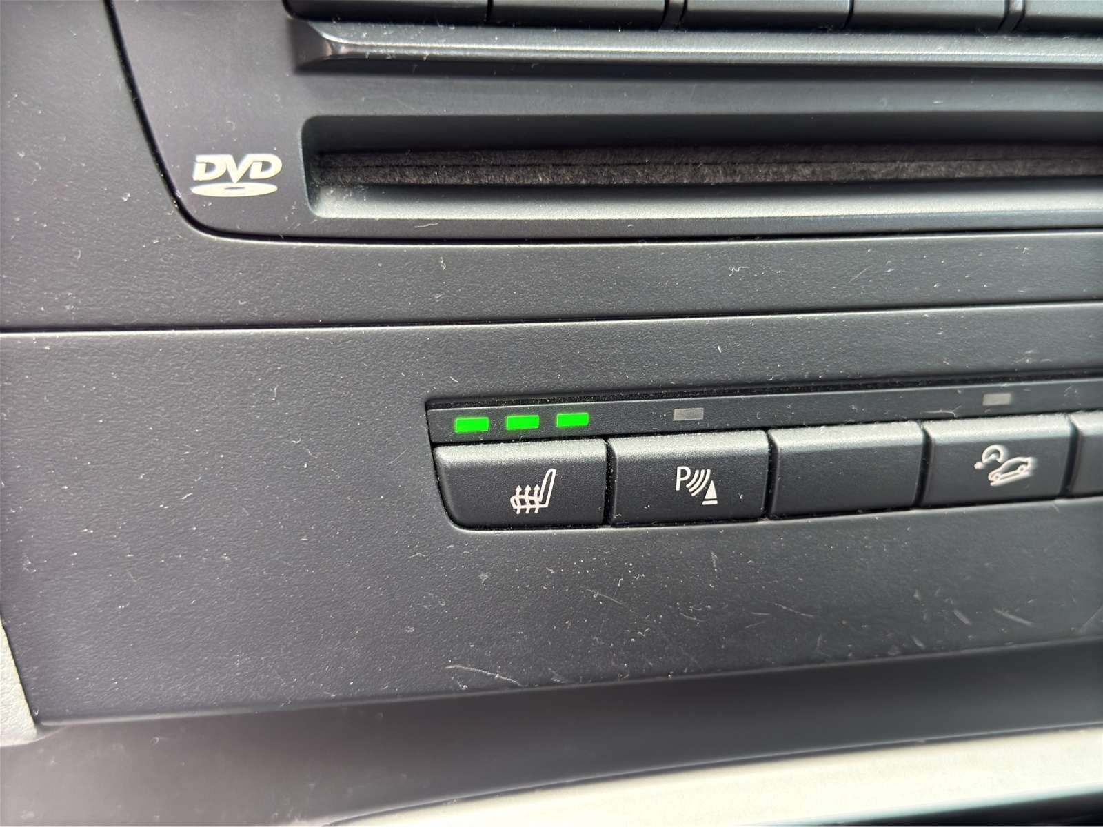 BMW 325xi-image-22