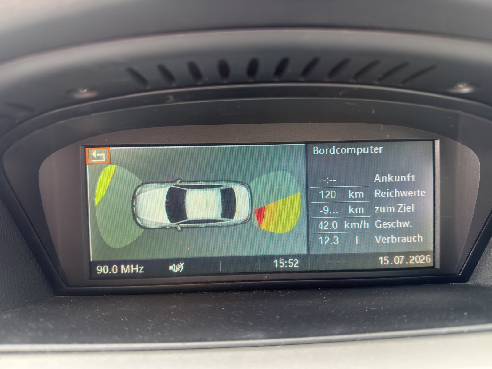 BMW 325xi-image-24