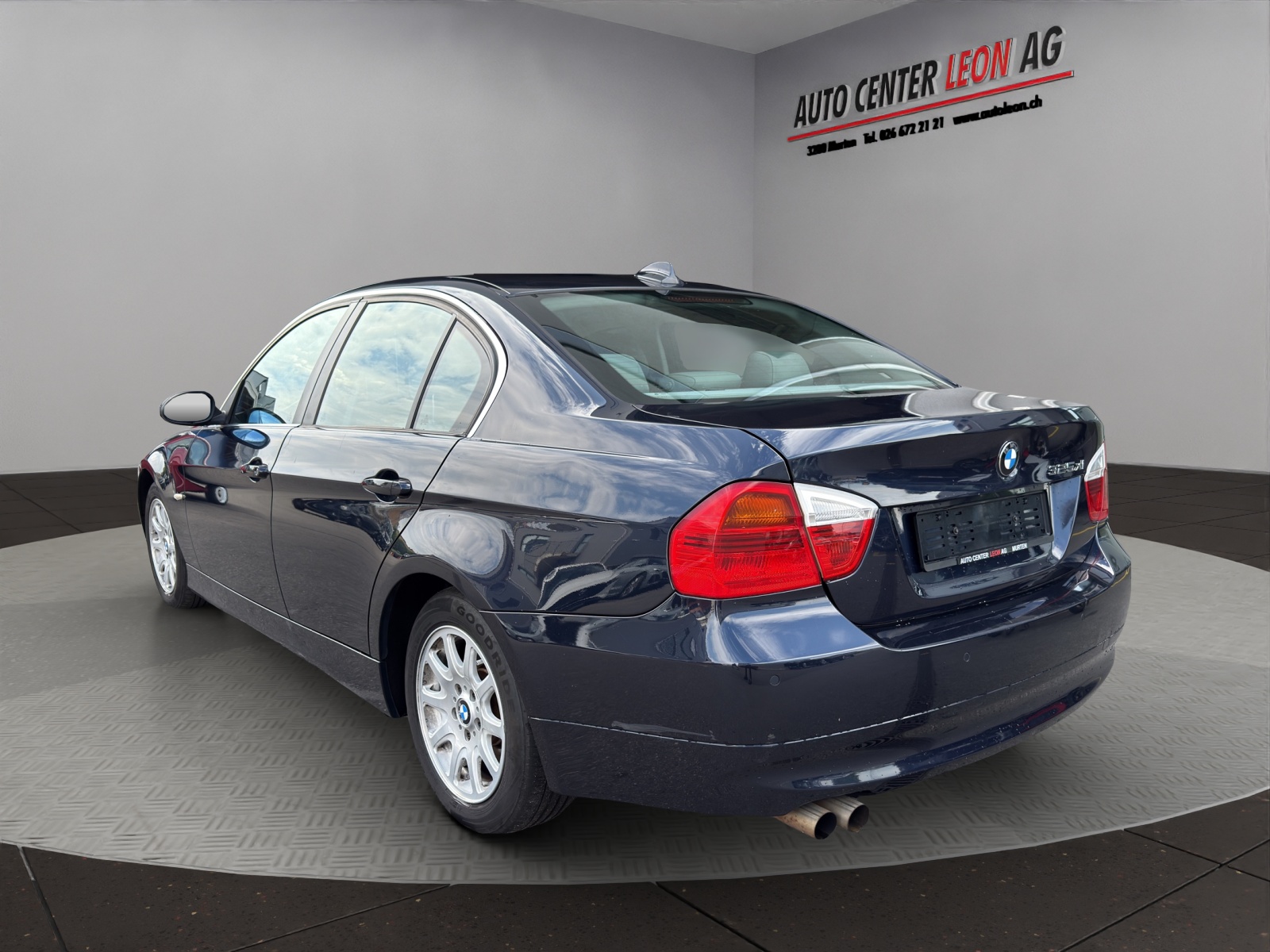 BMW 325xi-image-3