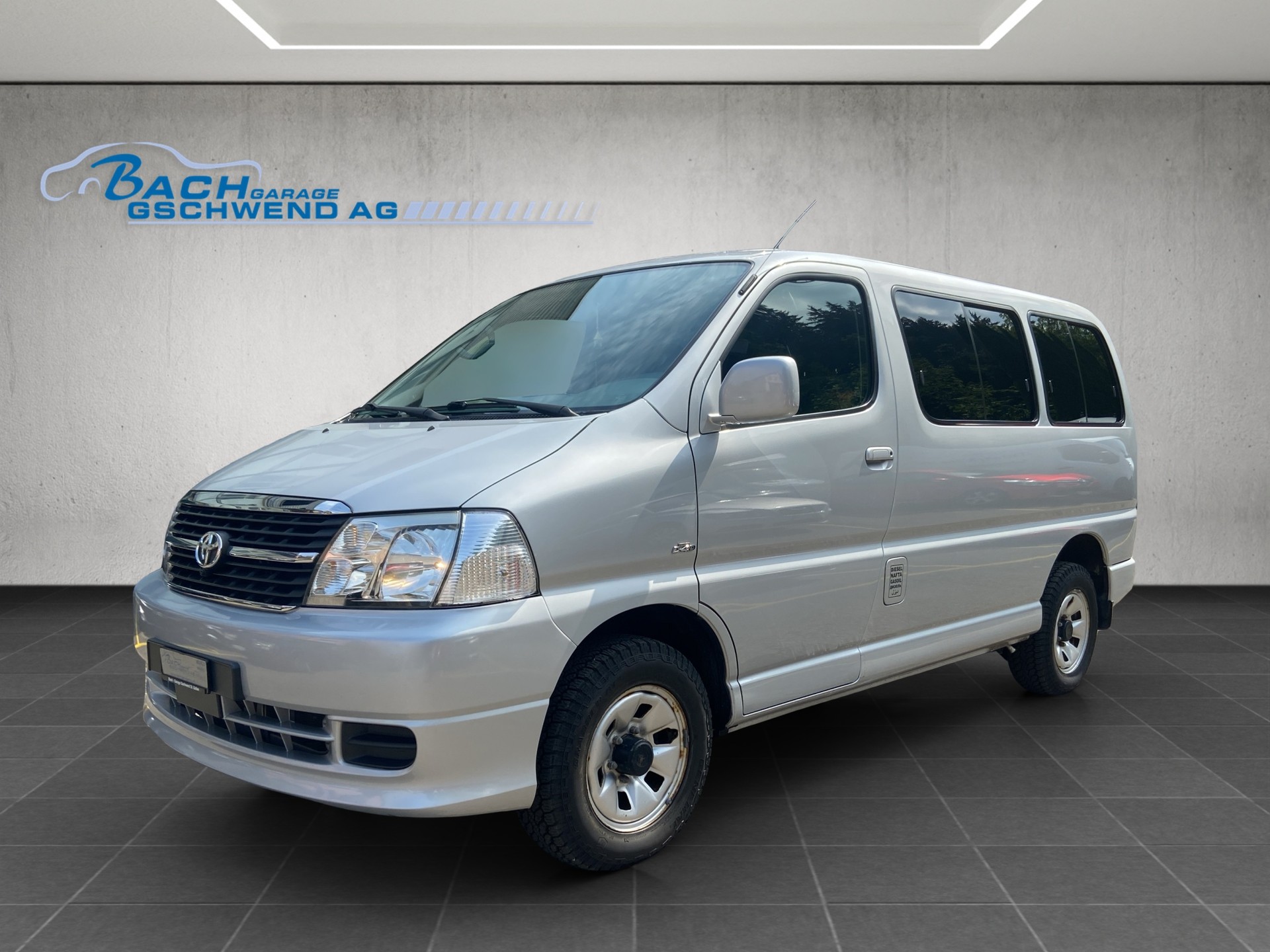 TOYOTA Hiace D-4D Wagon GL 4WD Supersalon-image-0