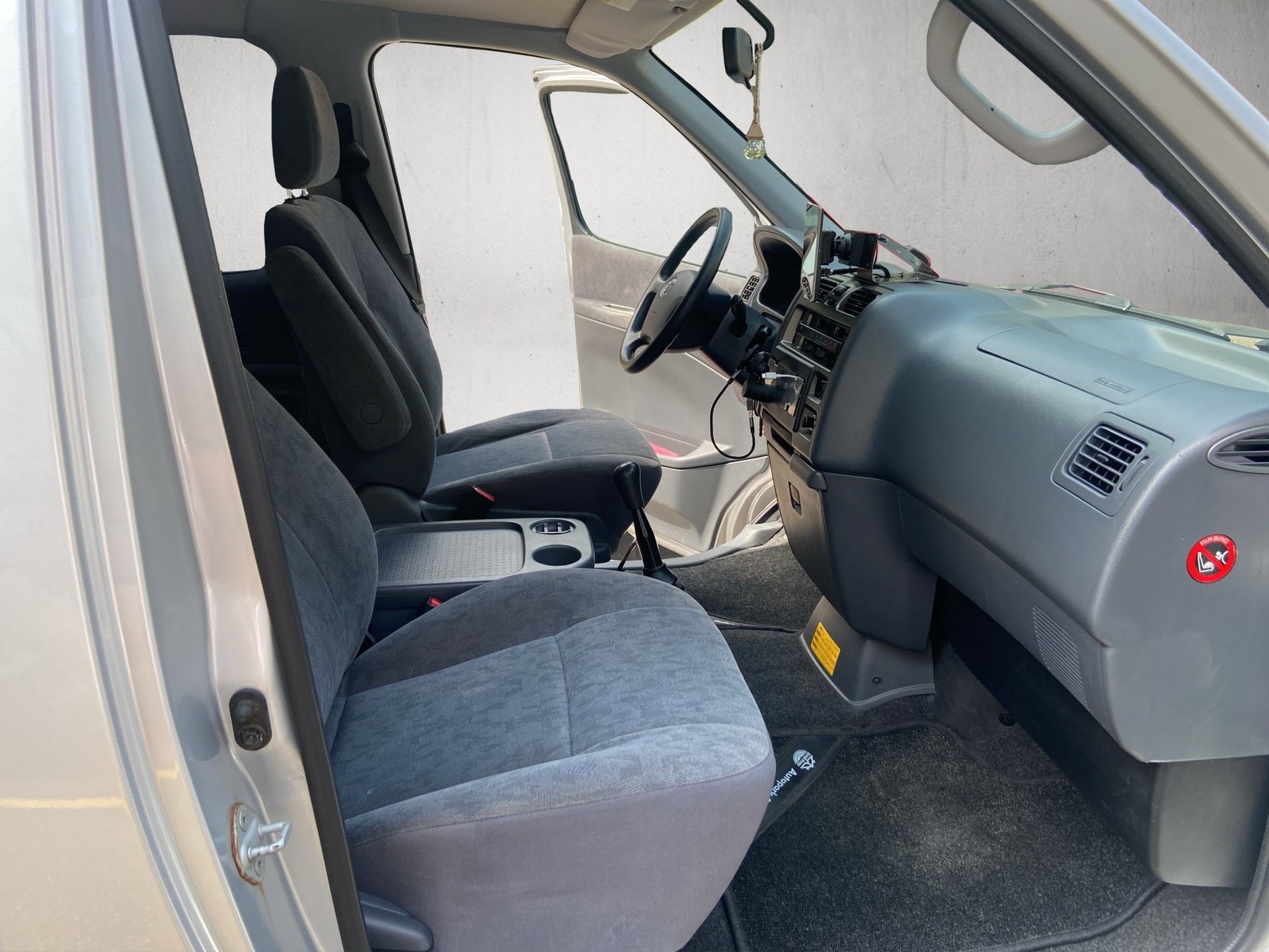 TOYOTA Hiace D-4D Wagon GL 4WD Supersalon-image-9