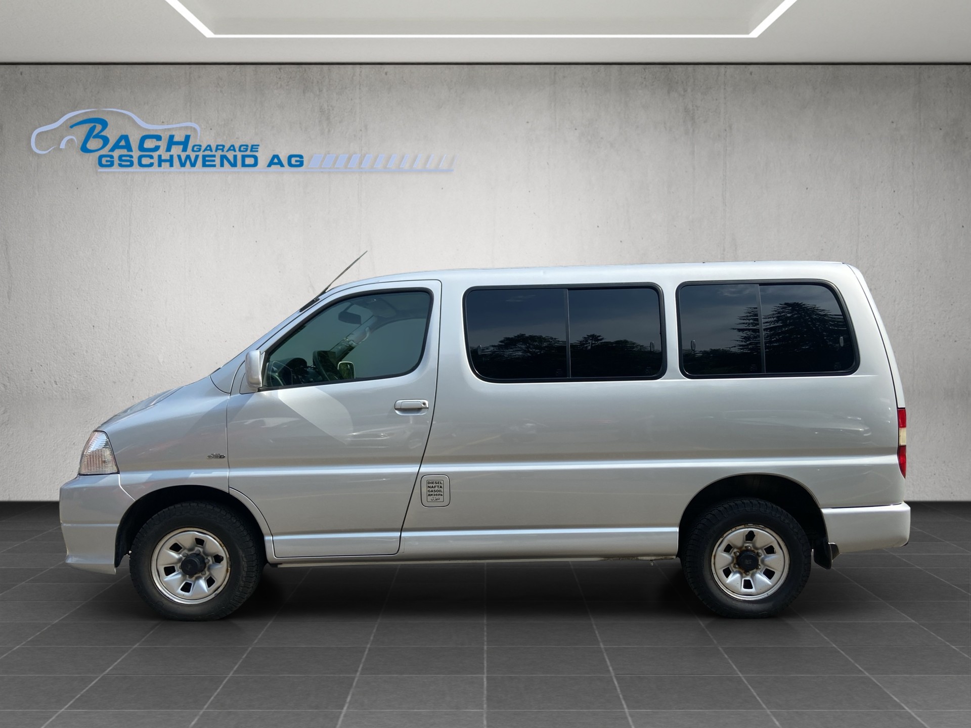 TOYOTA Hiace D-4D Wagon GL 4WD Supersalon-image-5