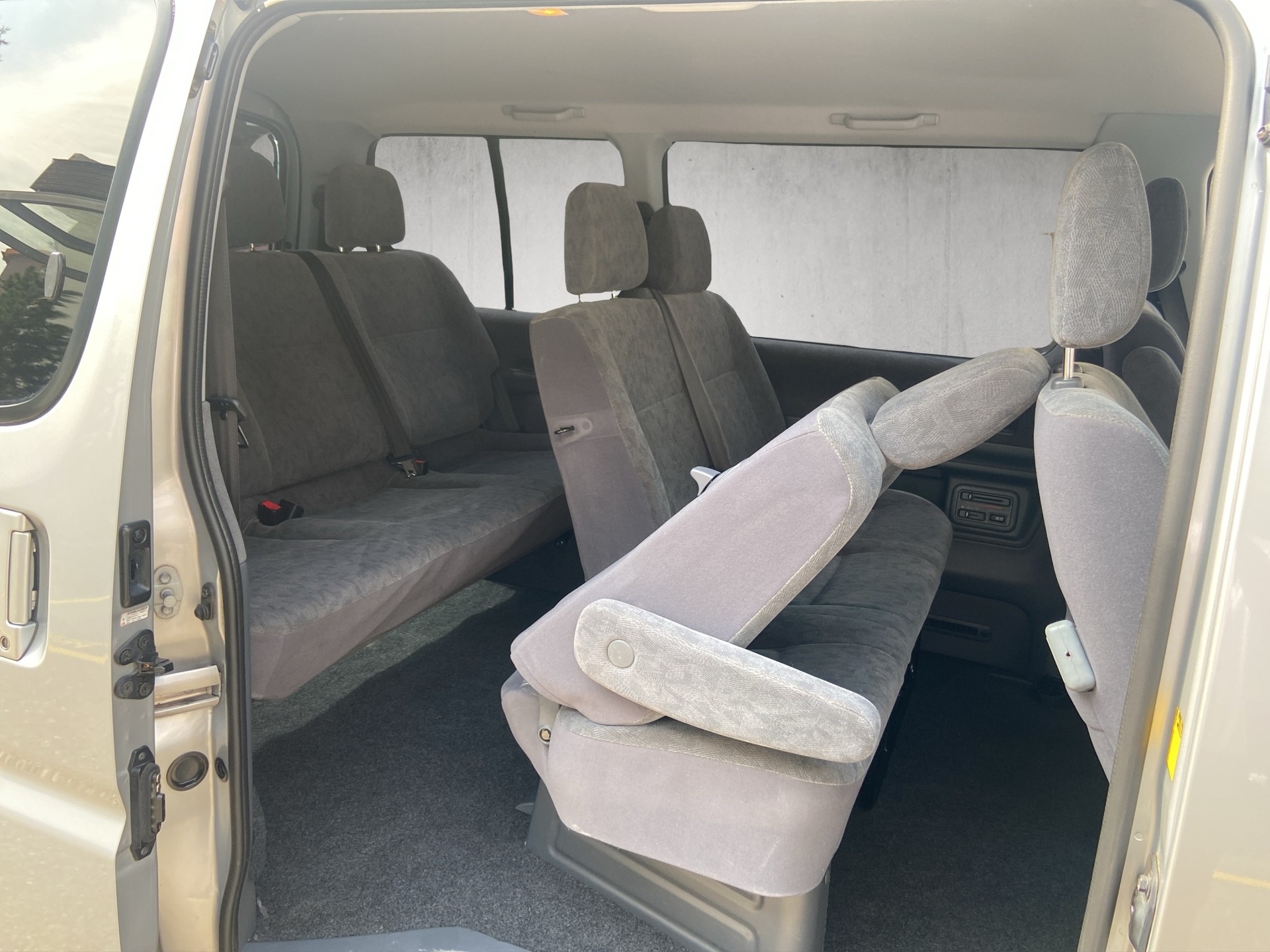 TOYOTA Hiace D-4D Wagon GL 4WD Supersalon-image-10