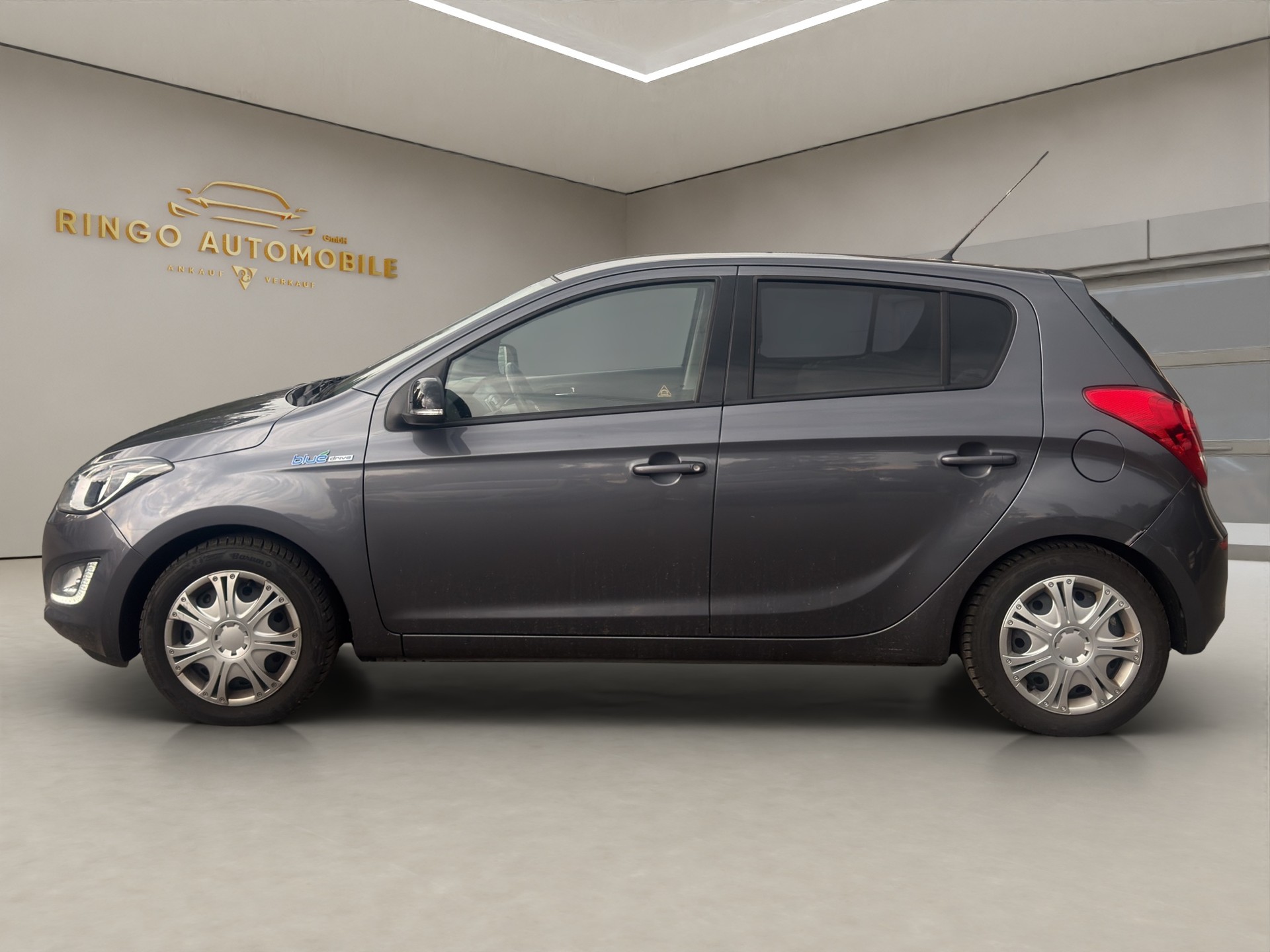 HYUNDAI i20 1.4 GO! Plus-image-3