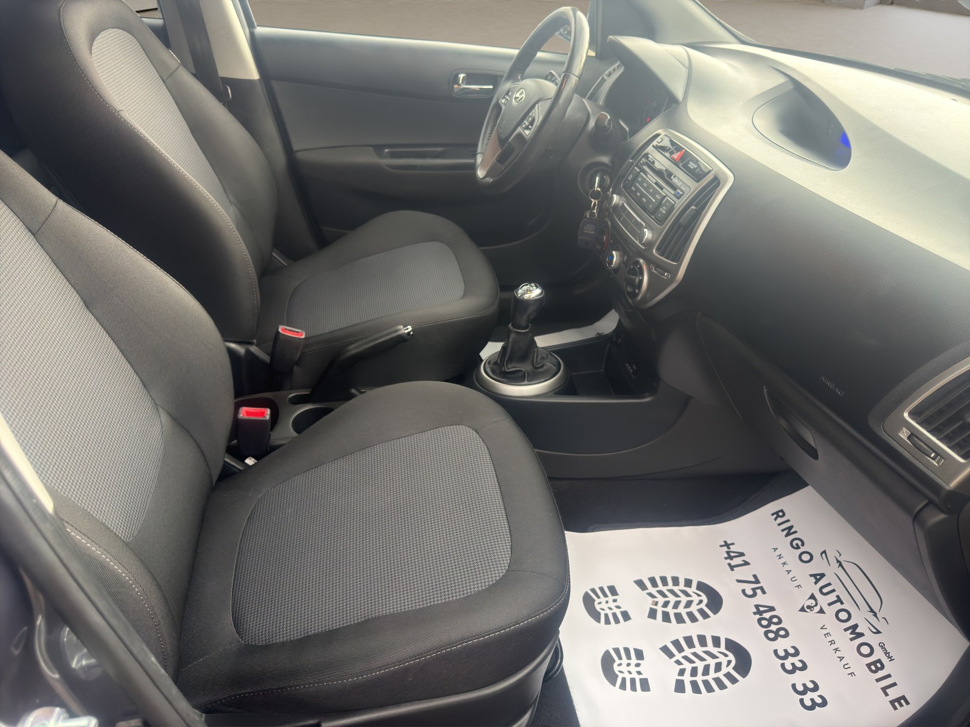 HYUNDAI i20 1.4 GO! Plus-image-12