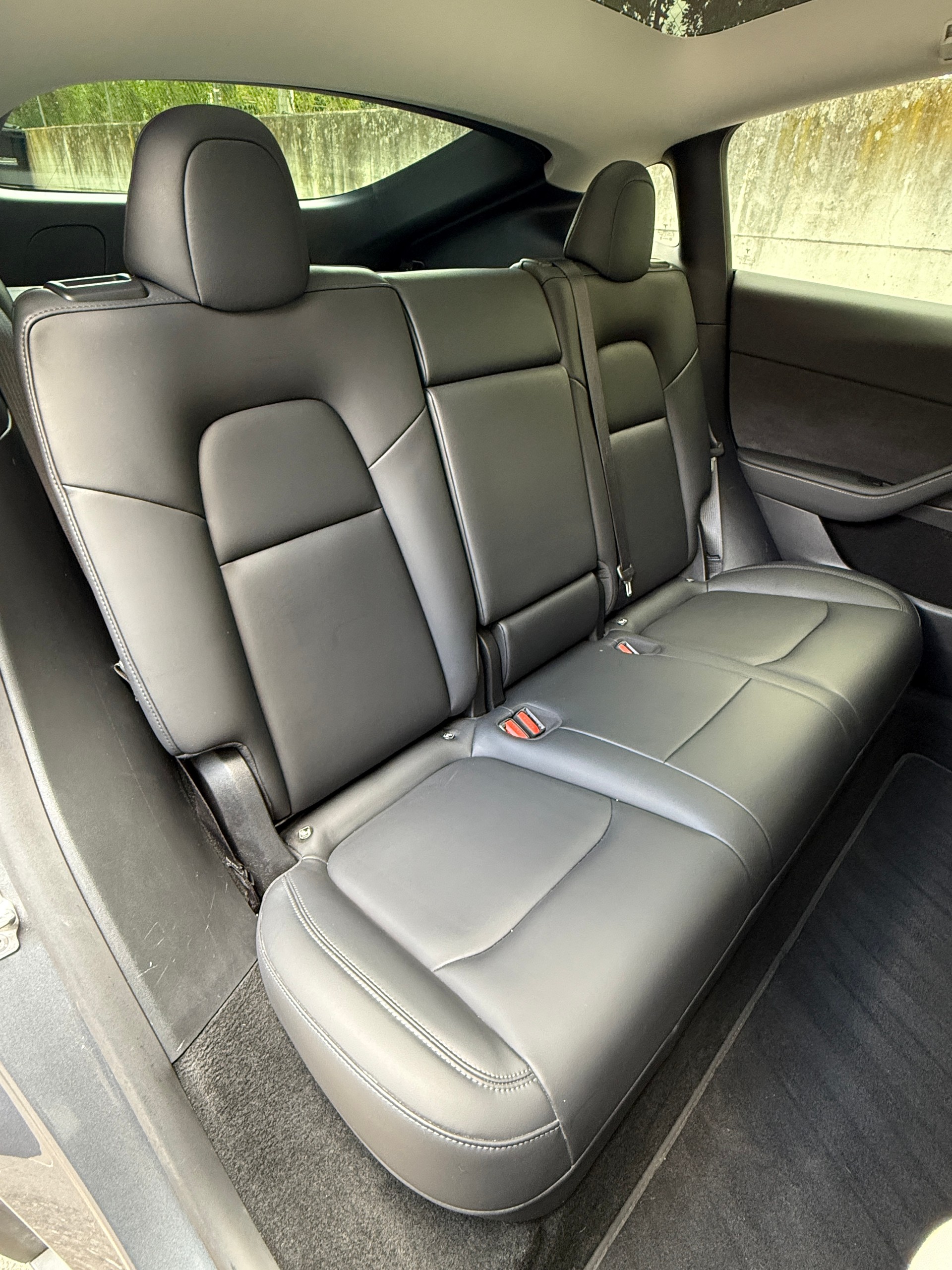 TESLA Model Y Long Range-image-12