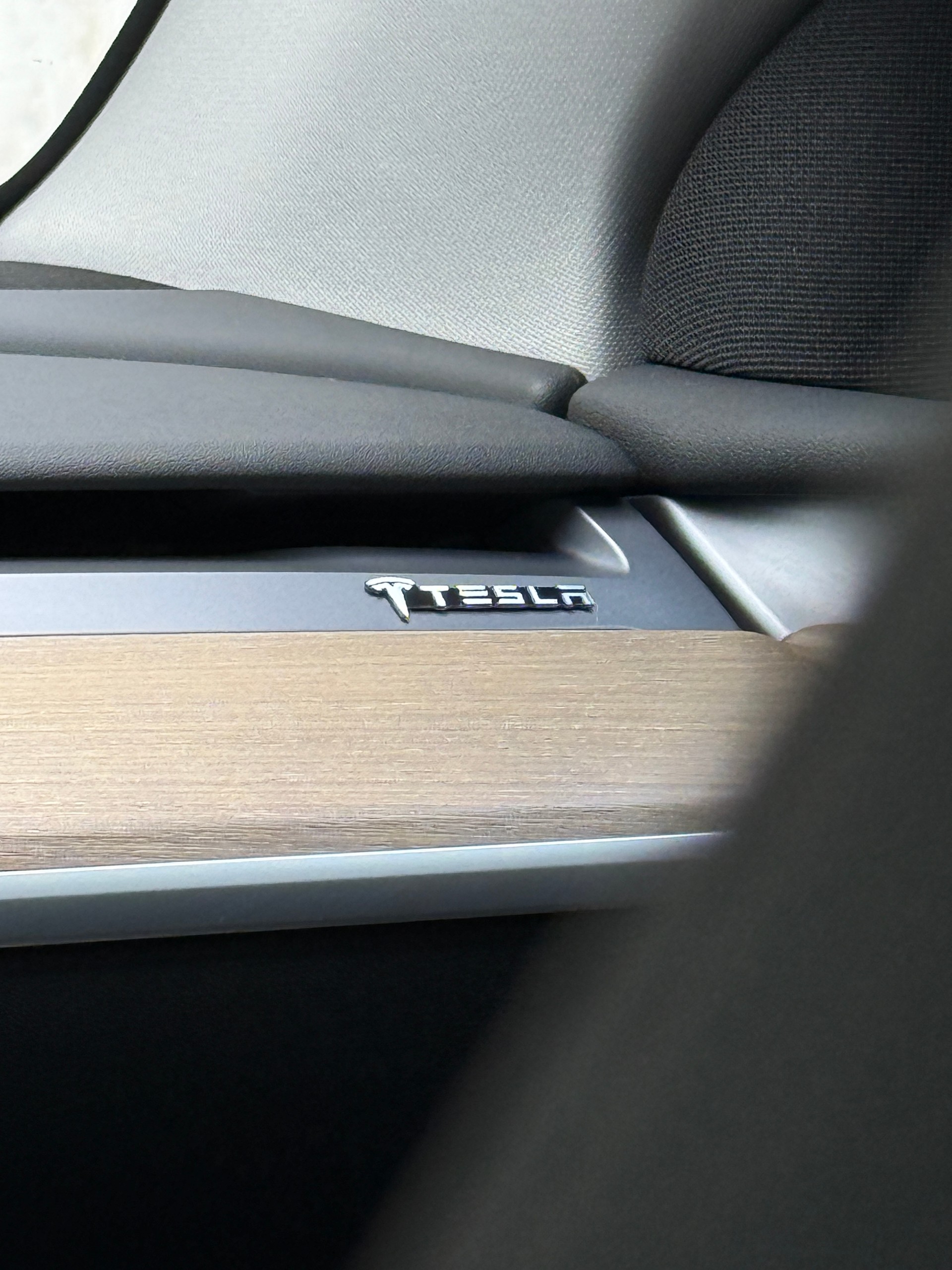 TESLA Model Y Long Range-image-11