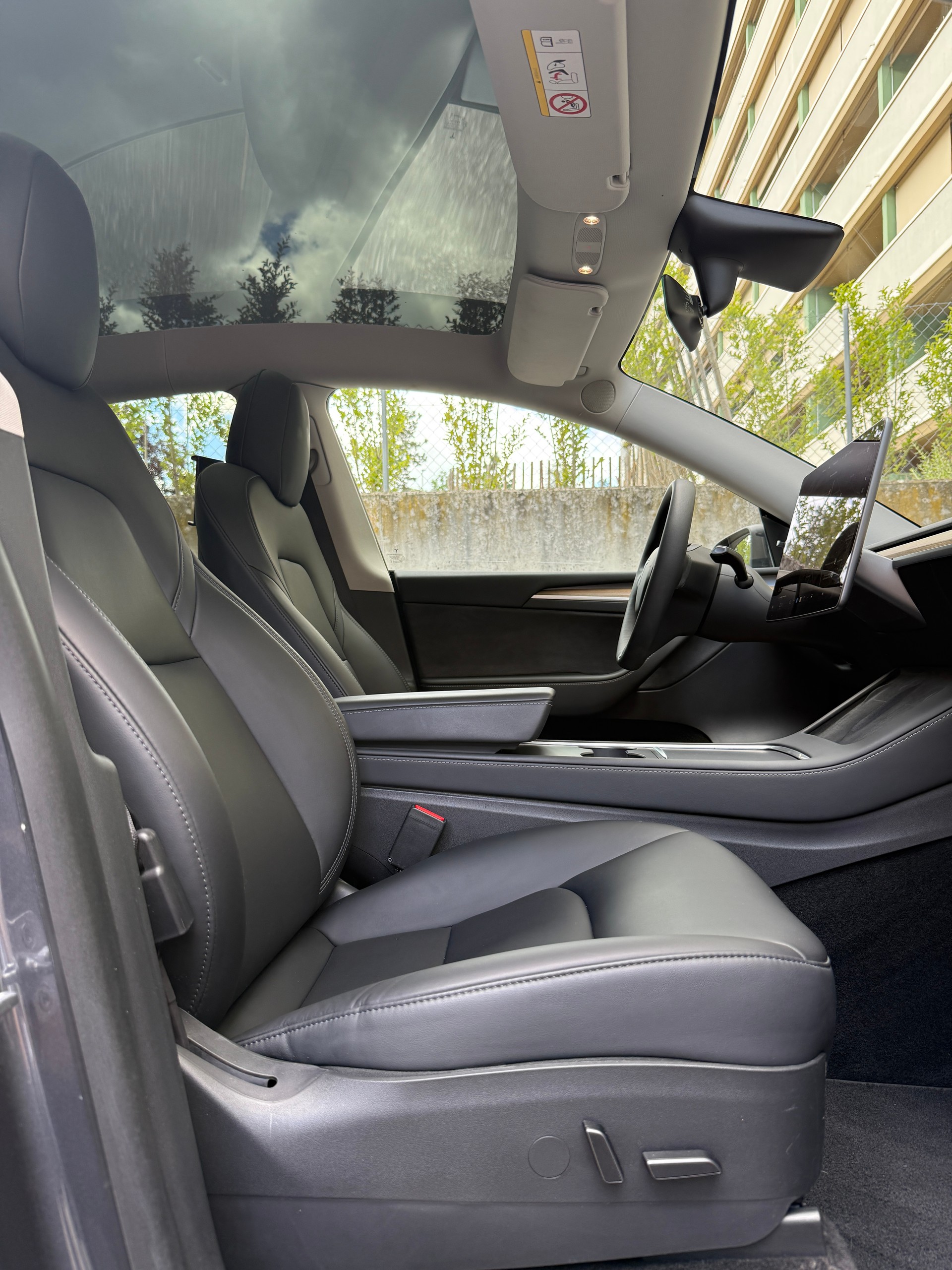 TESLA Model Y Long Range-image-8