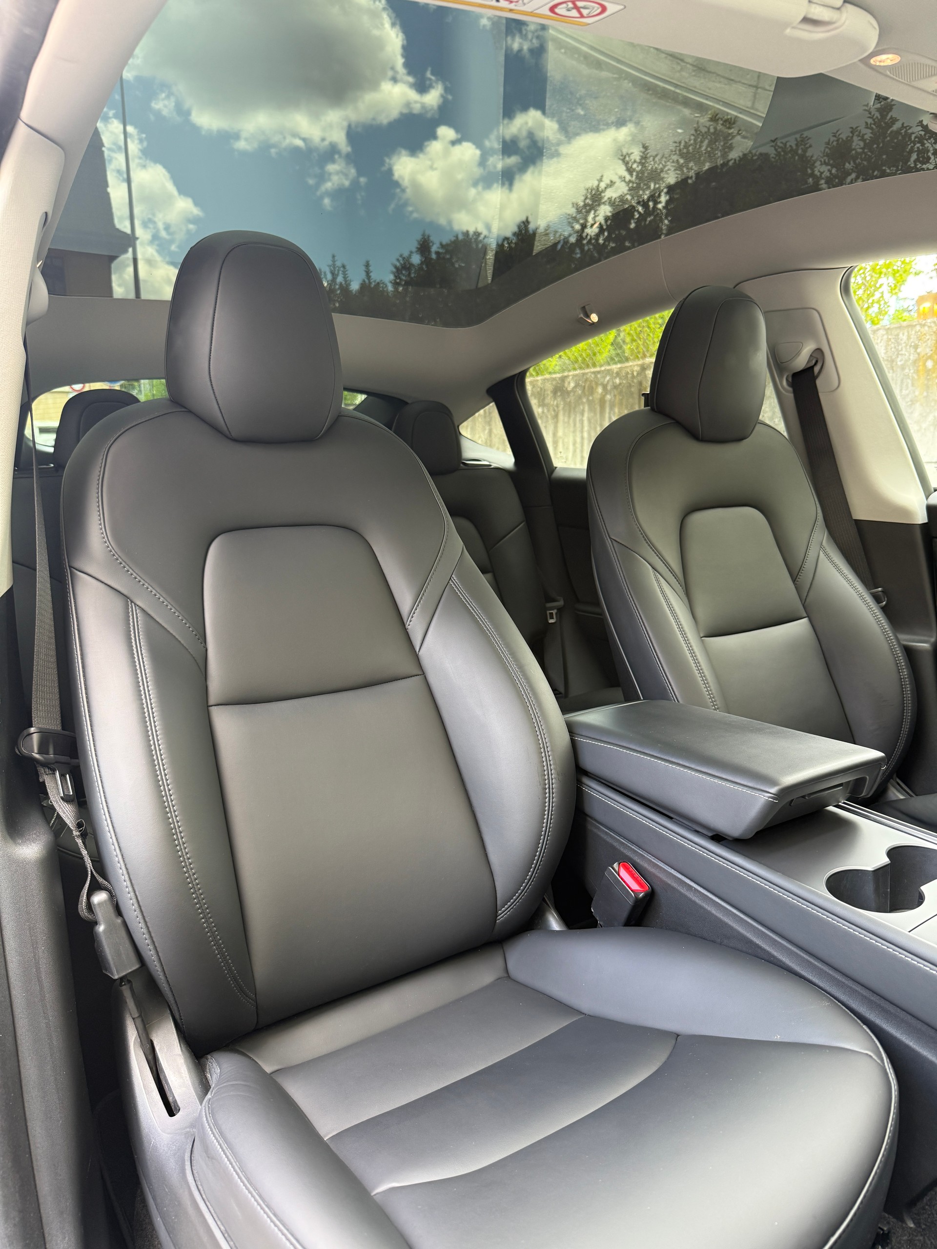 TESLA Model Y Long Range-image-9
