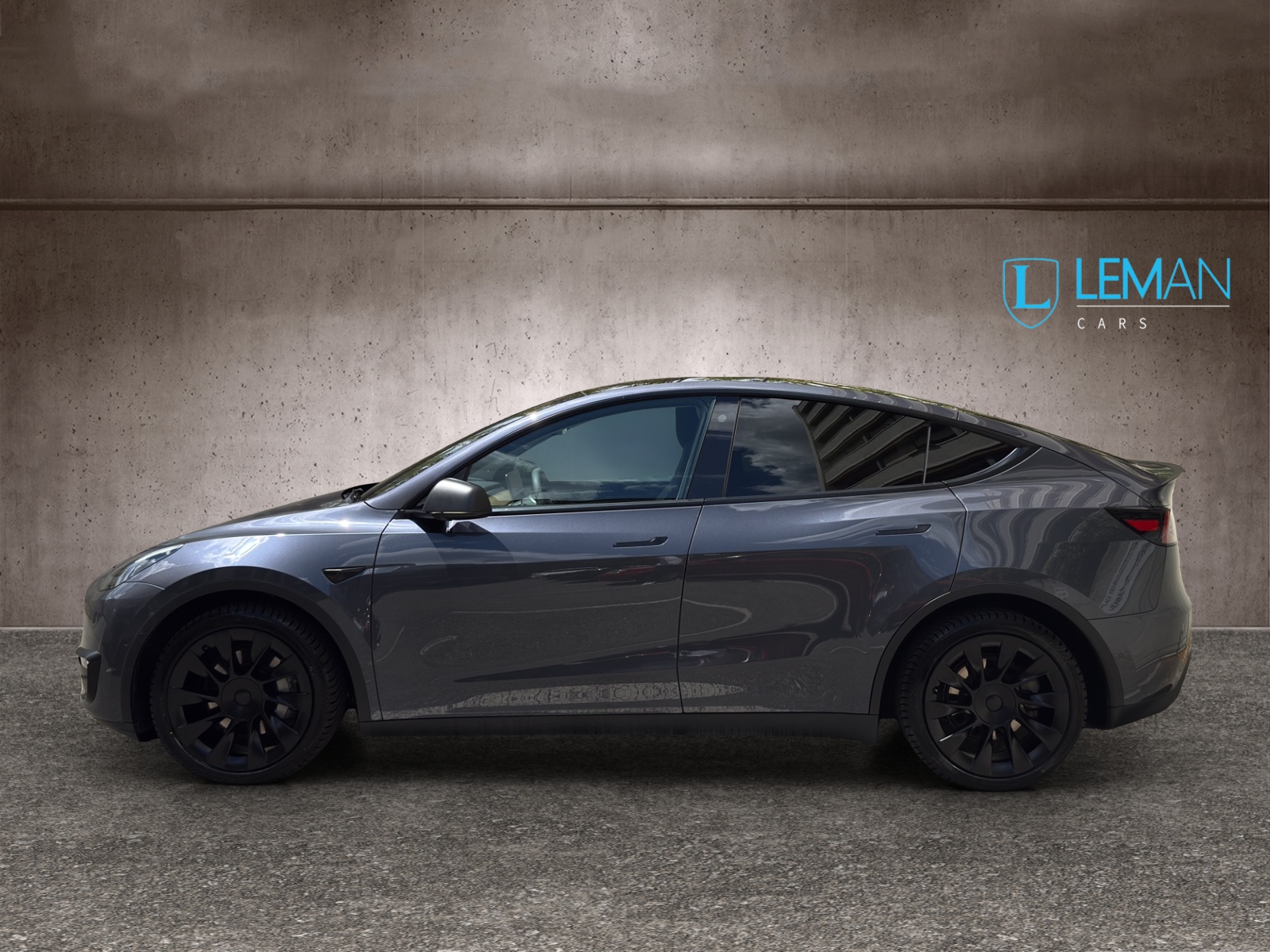 TESLA Model Y Long Range-image-7