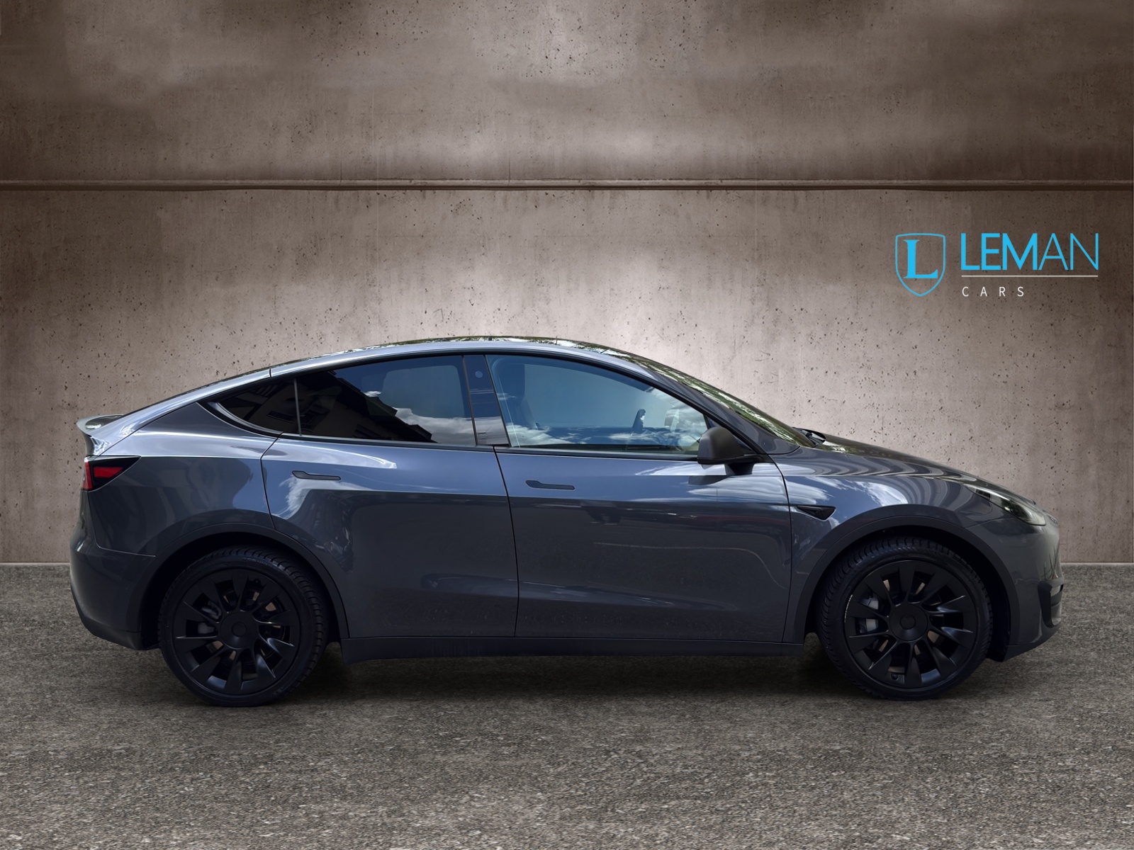 TESLA Model Y Long Range-image-3