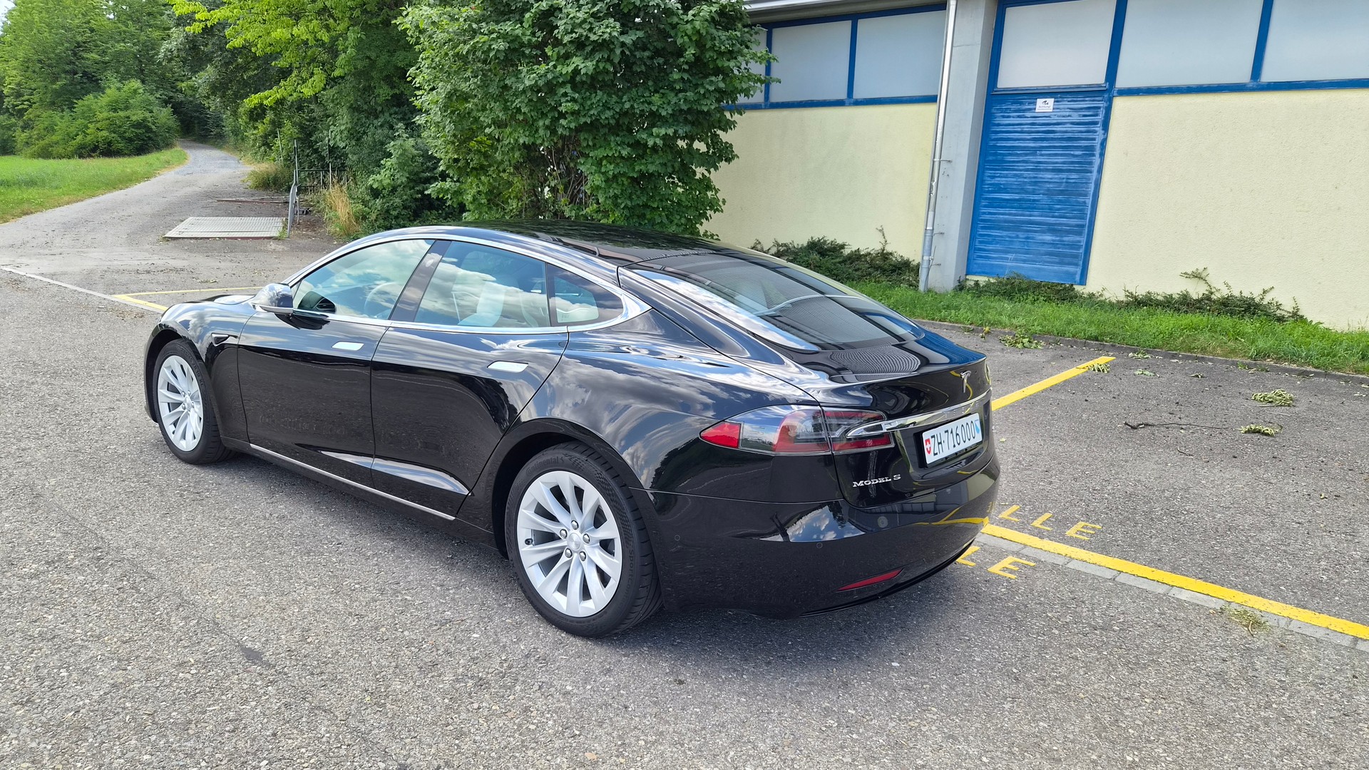 TESLA Model S 100 D-image-2