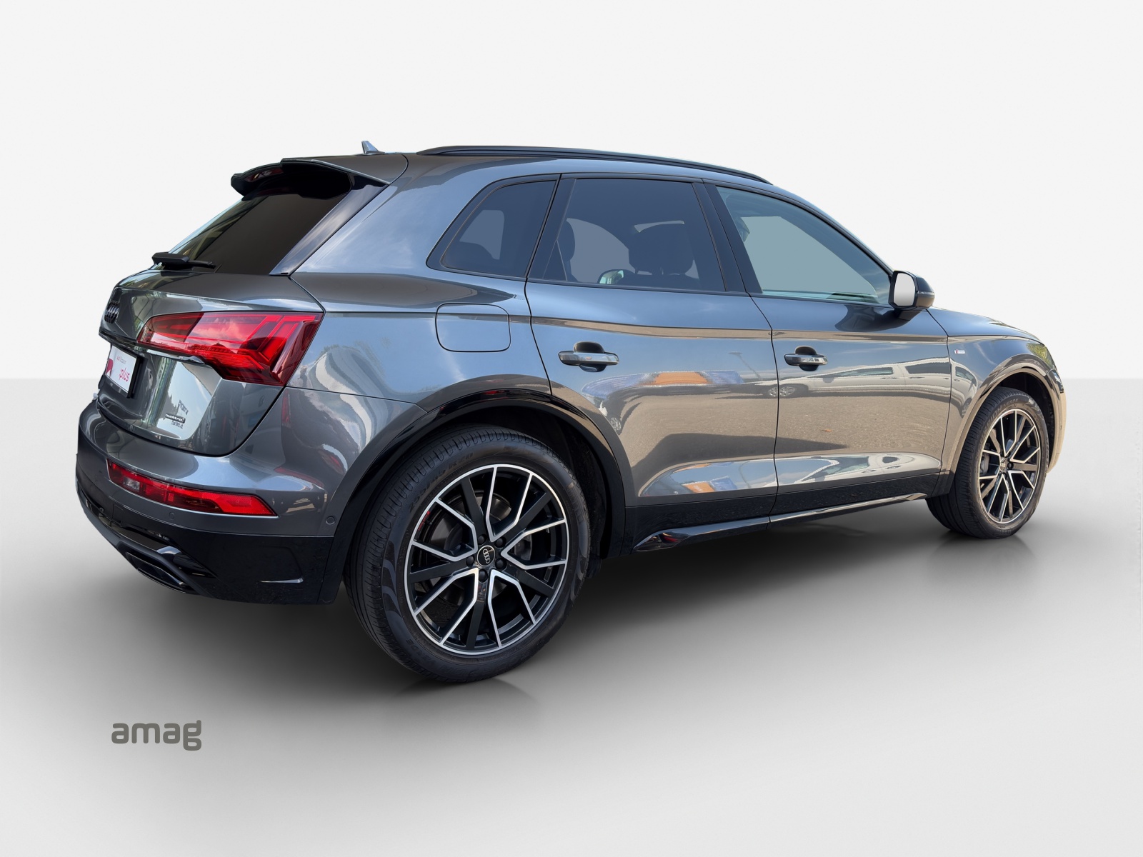 AUDI Q5 40 TDI Black Edition quattro S-tronic-image-4