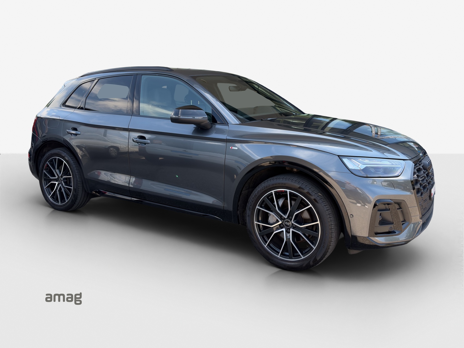 AUDI Q5 40 TDI Black Edition quattro S-tronic-image-5