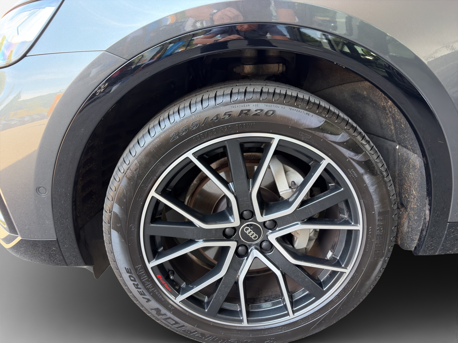 AUDI Q5 40 TDI Black Edition quattro S-tronic-image-13